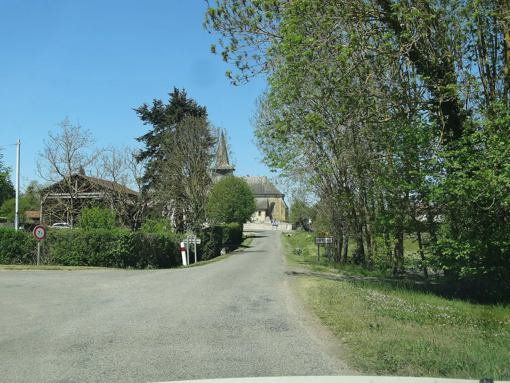 Photo showing: Entrée sud de Chélan.