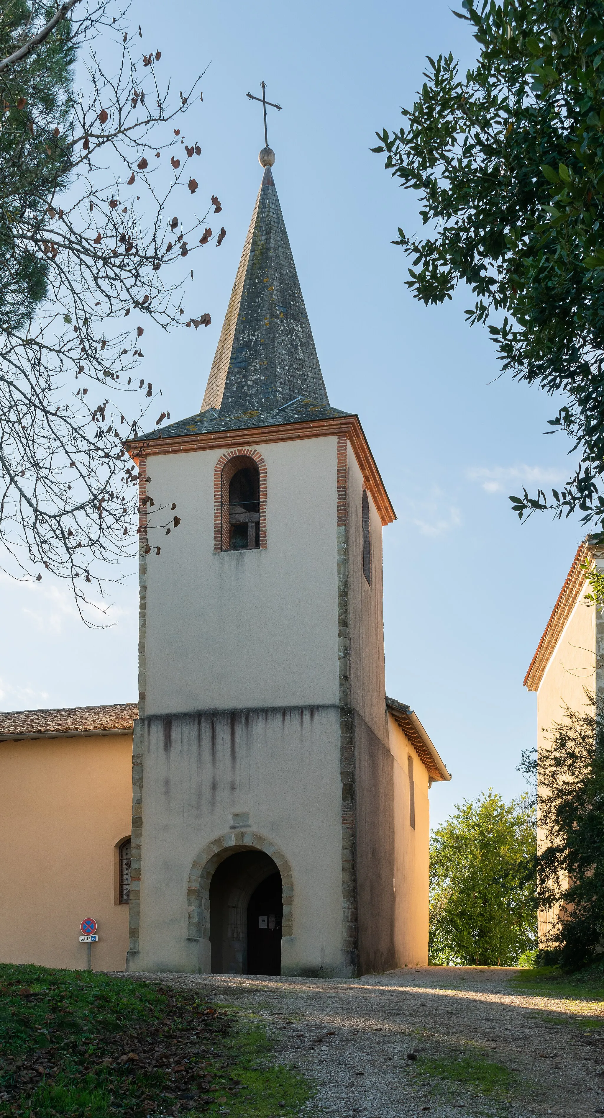 Photo showing: Saint Anthony church in Pellefigue, Gers, France