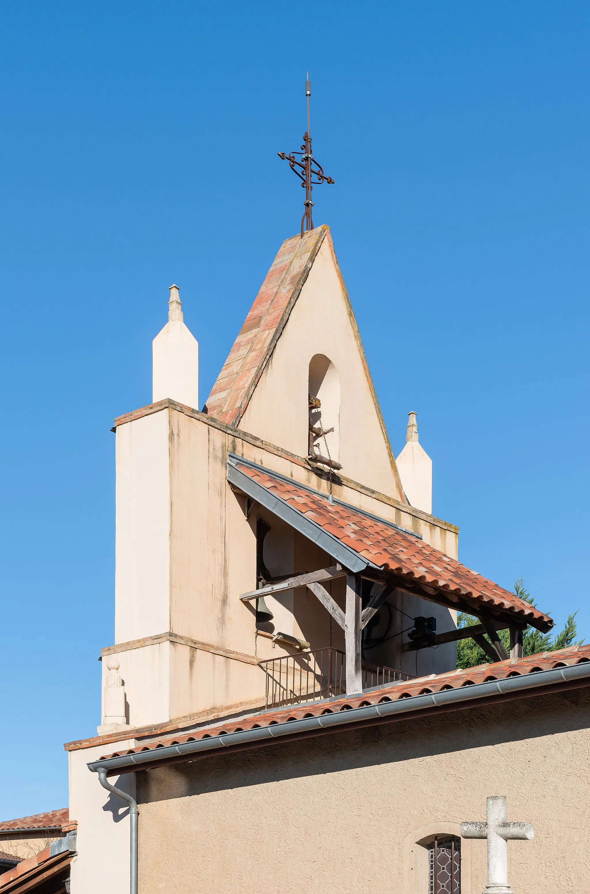 Photo showing: Bell tower of the Saint John the Baptist church in Montamat, Gers, France