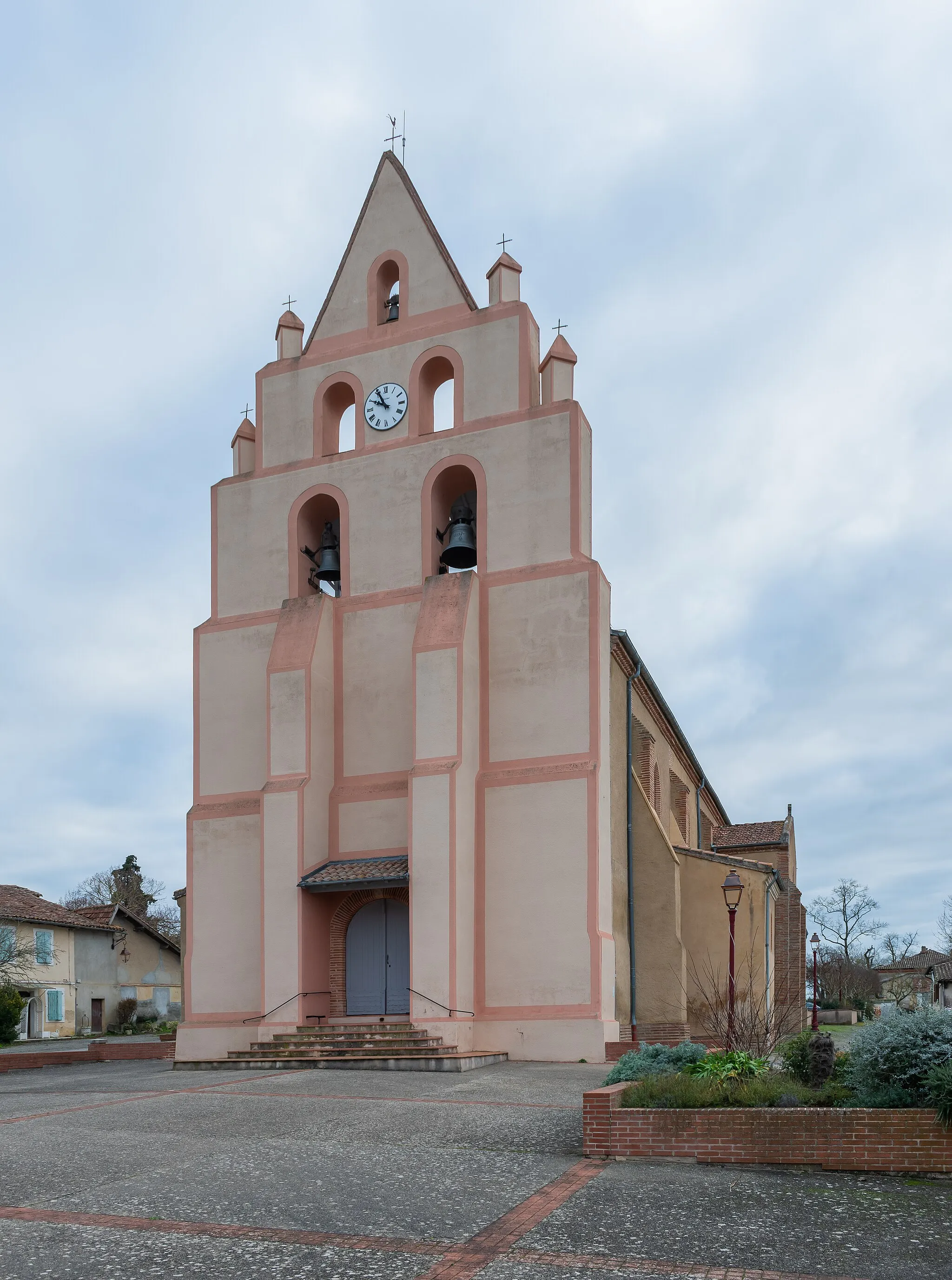 Photo showing: Saint Peter church in Noilhan, Gers, France