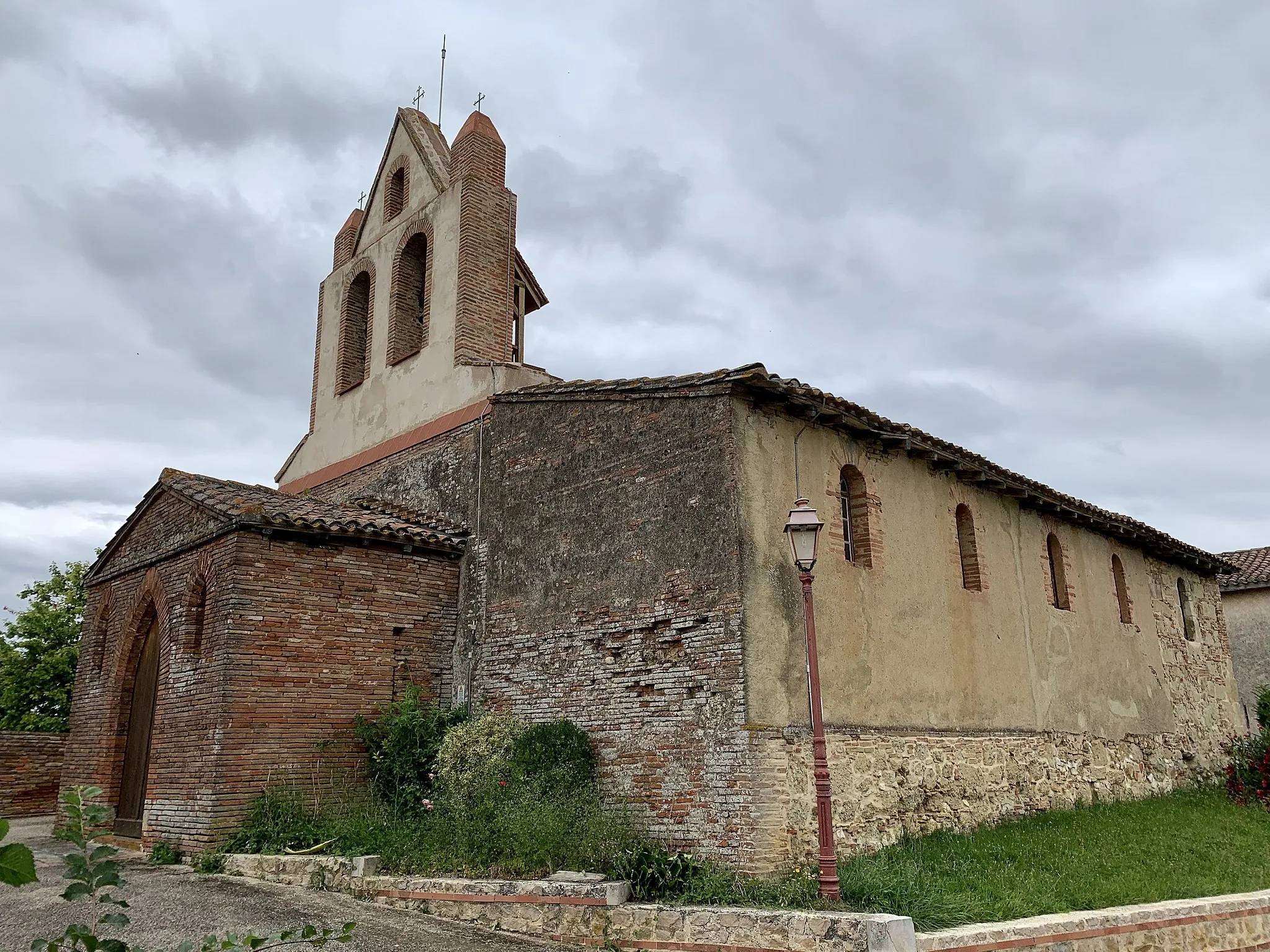 Photo showing: Chapelle Saint-Sébastien de Goudourvielle, commune de Lias dans le Gers (France)