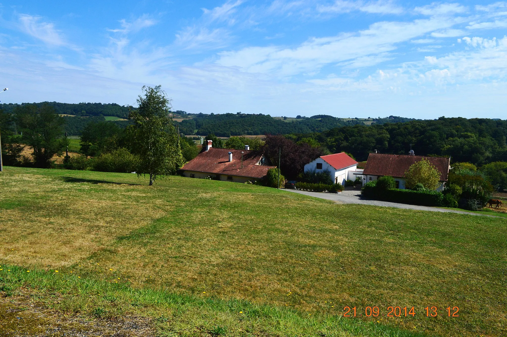 Photo showing: Aurions-Idernes General View