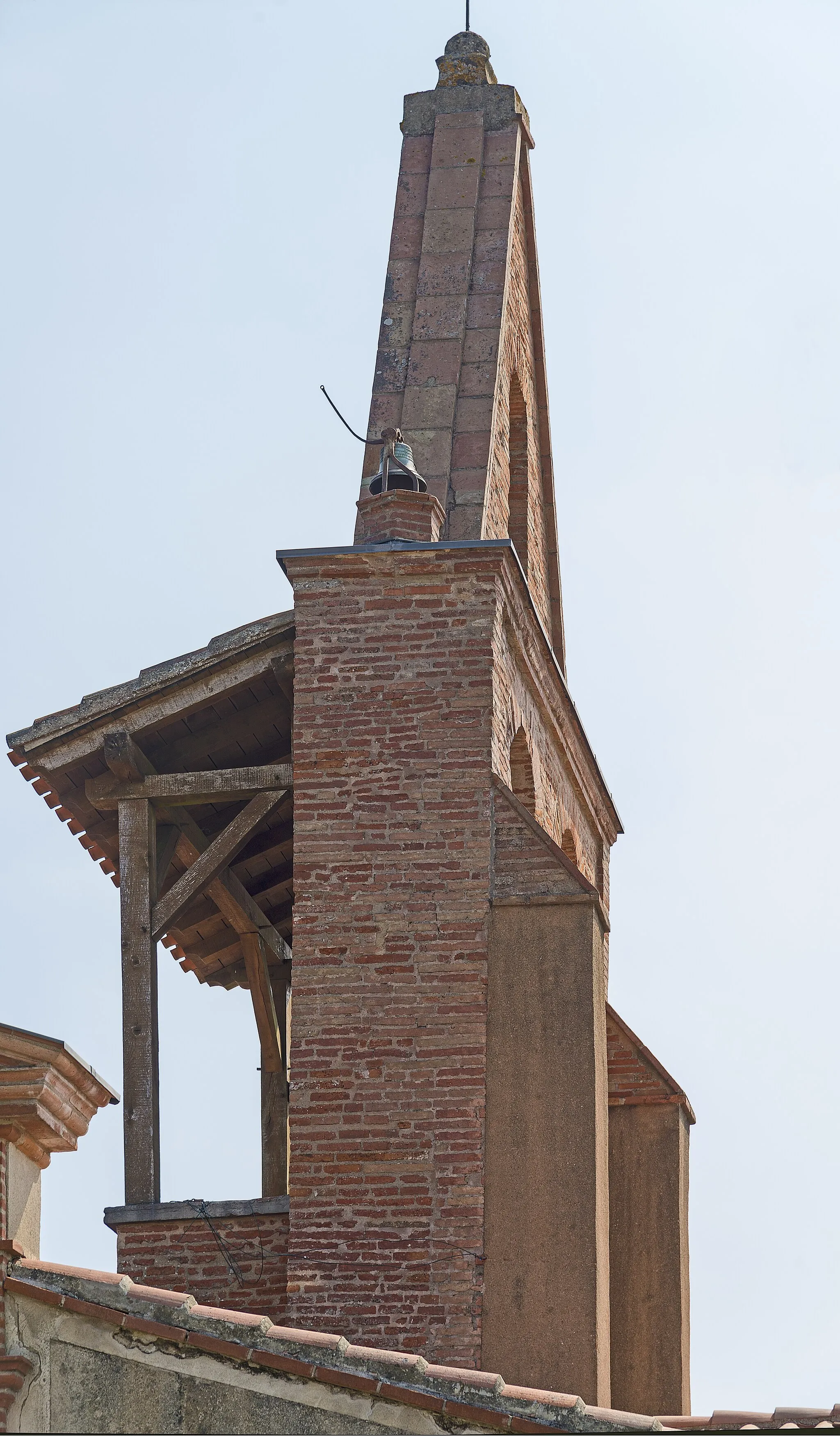 Photo showing: Pujaudran. The Bell tower.