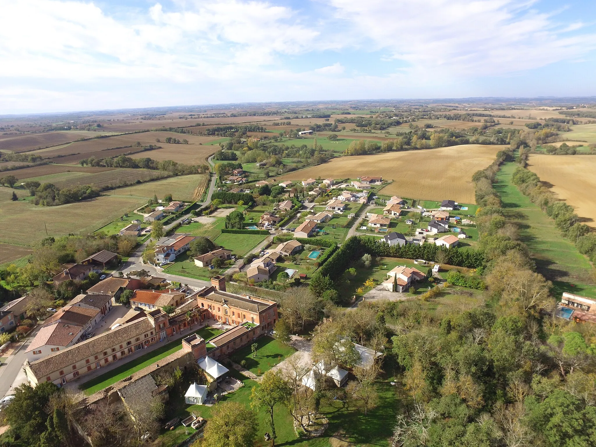 Photo showing: Photo aérienne de Razengues à l'automne