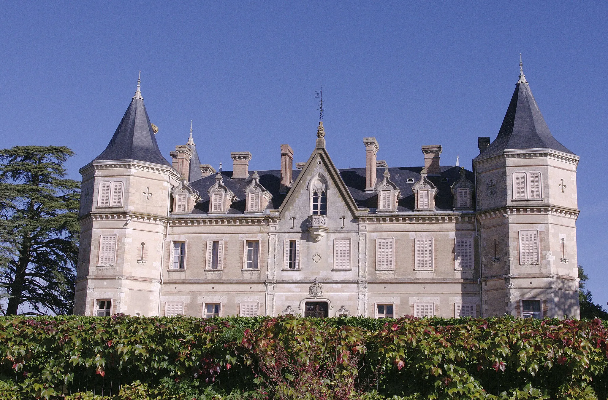 Photo showing: Monbrun, Gers, France. Chateau