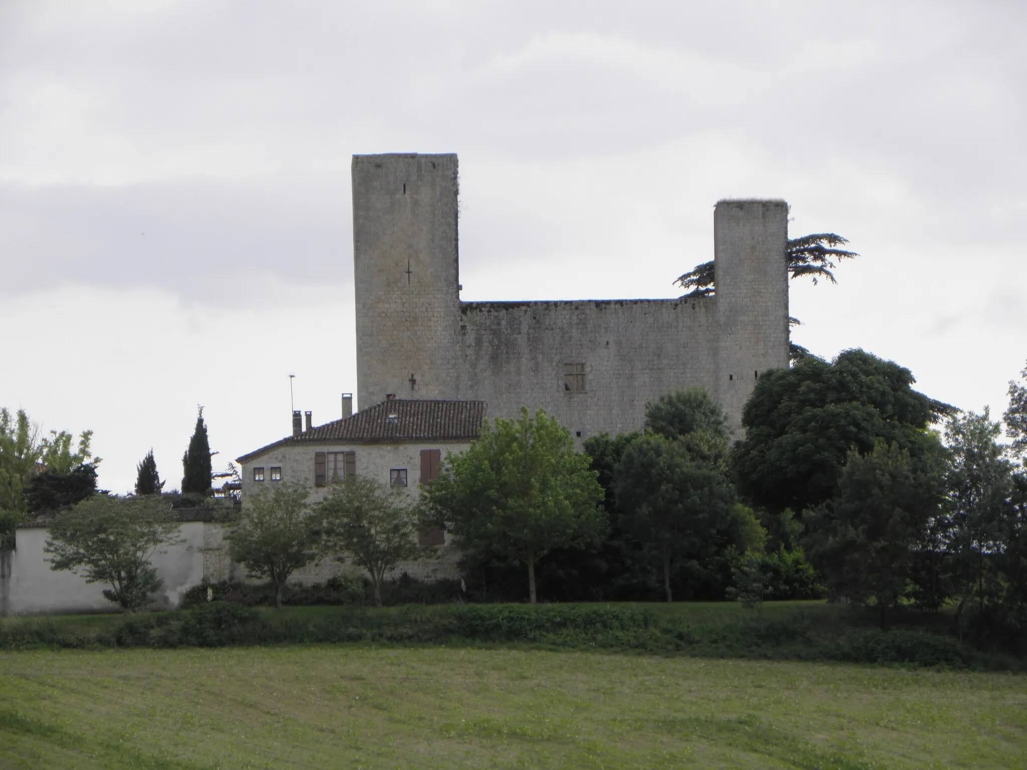 Photo showing: Château de Sainte-Mère (32).