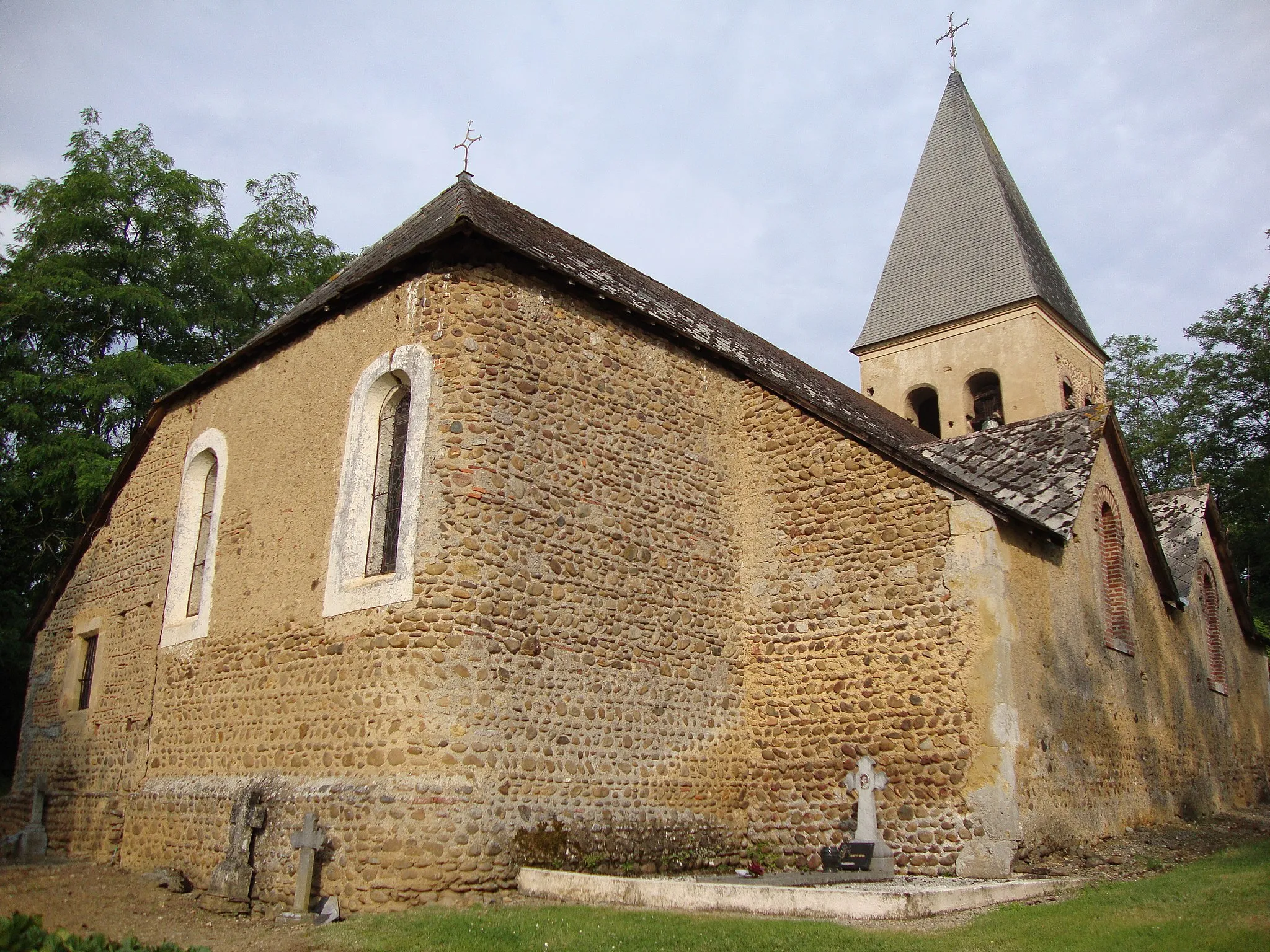 Photo showing: Bentayou (Bentayou-Sérée, Pyr-Atl, Fr) church with apse