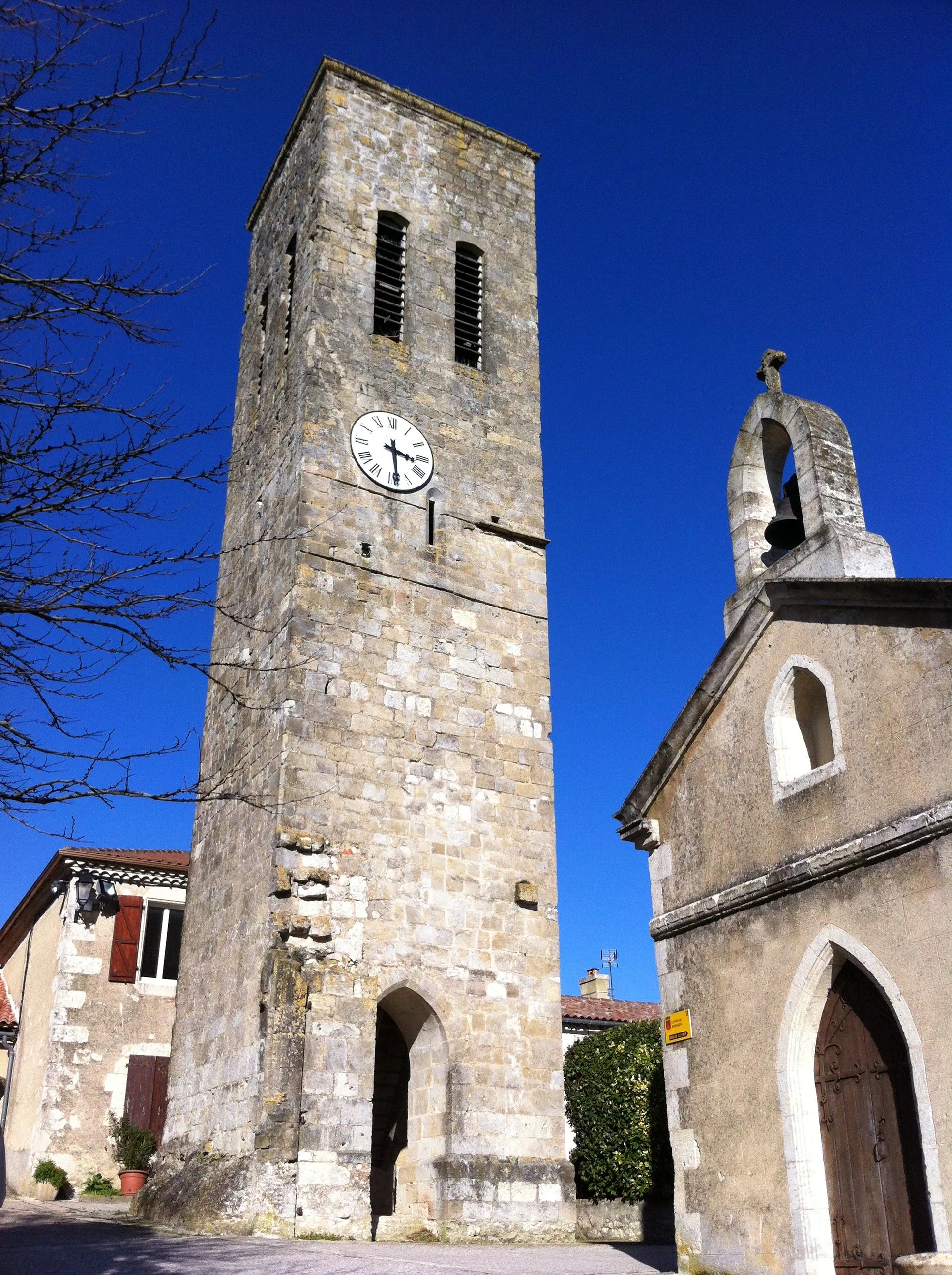 Photo showing: Tour et chapelle Notre Dame de Pitié à Castelnau-Barbarens (Gers)