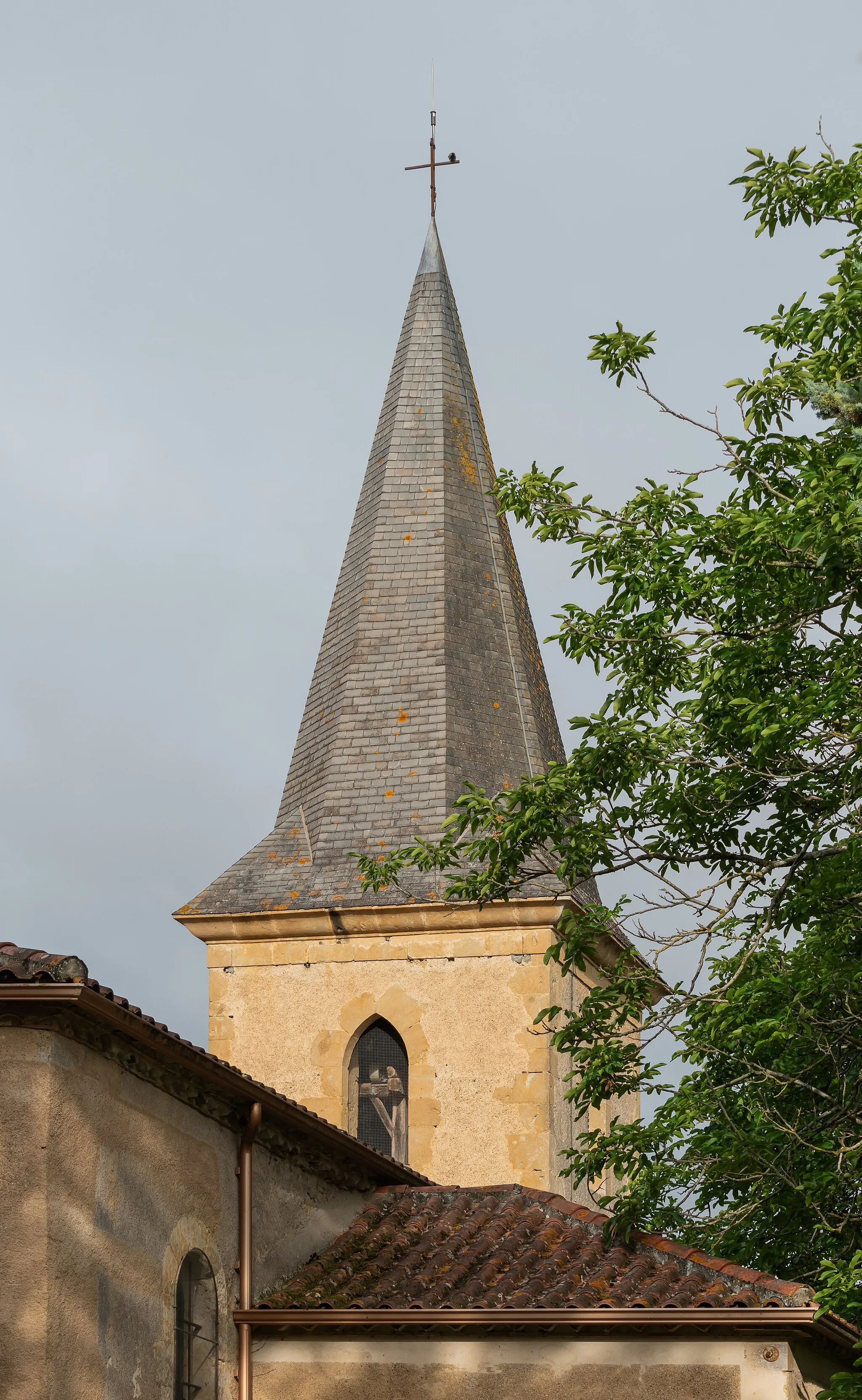 Photo showing: Bell tower of the Saint Lycerius church in Estipouy, Gers, France