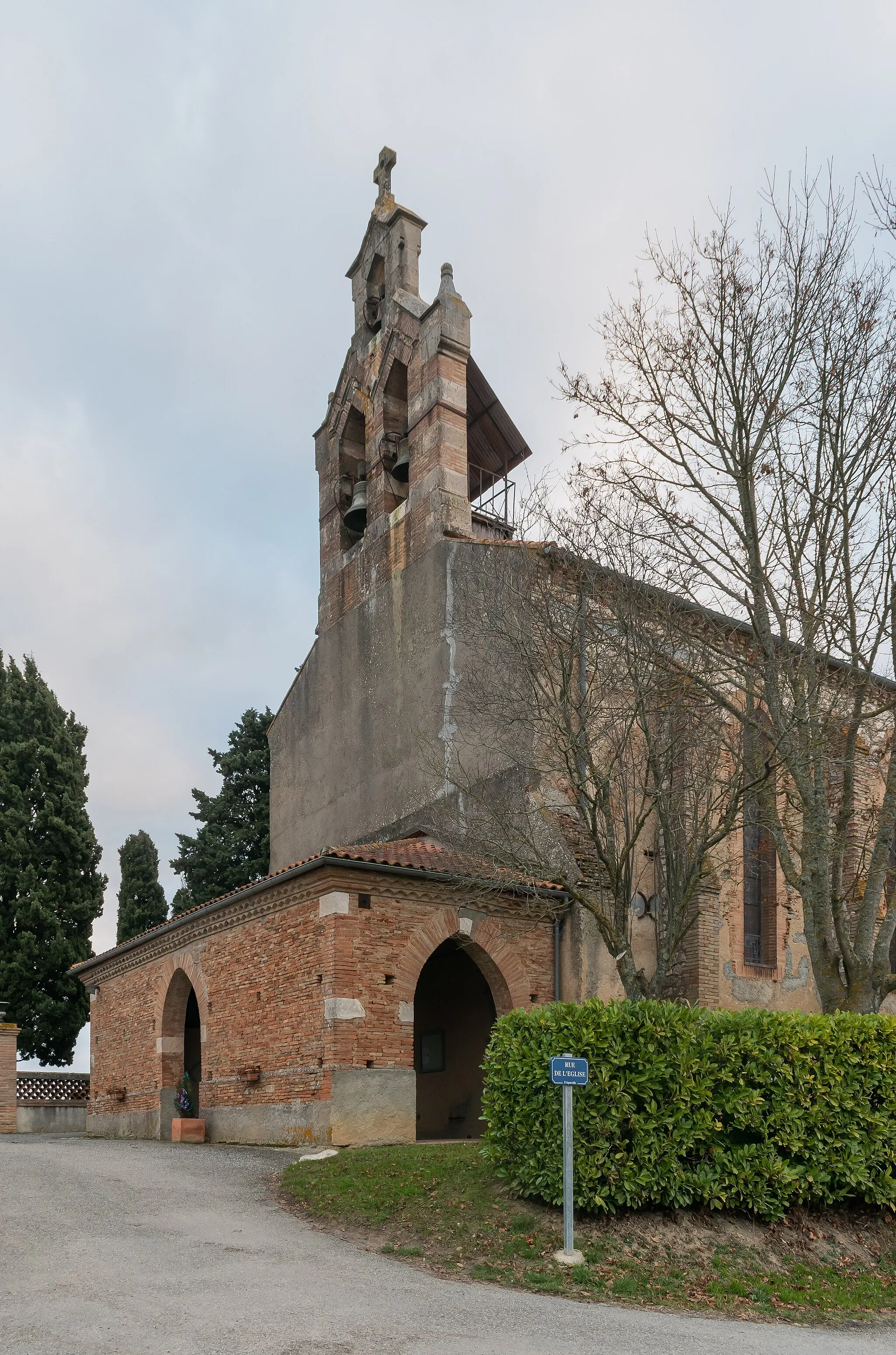 Photo showing: Saint John the Baptist church in Frégouville, Gers, France