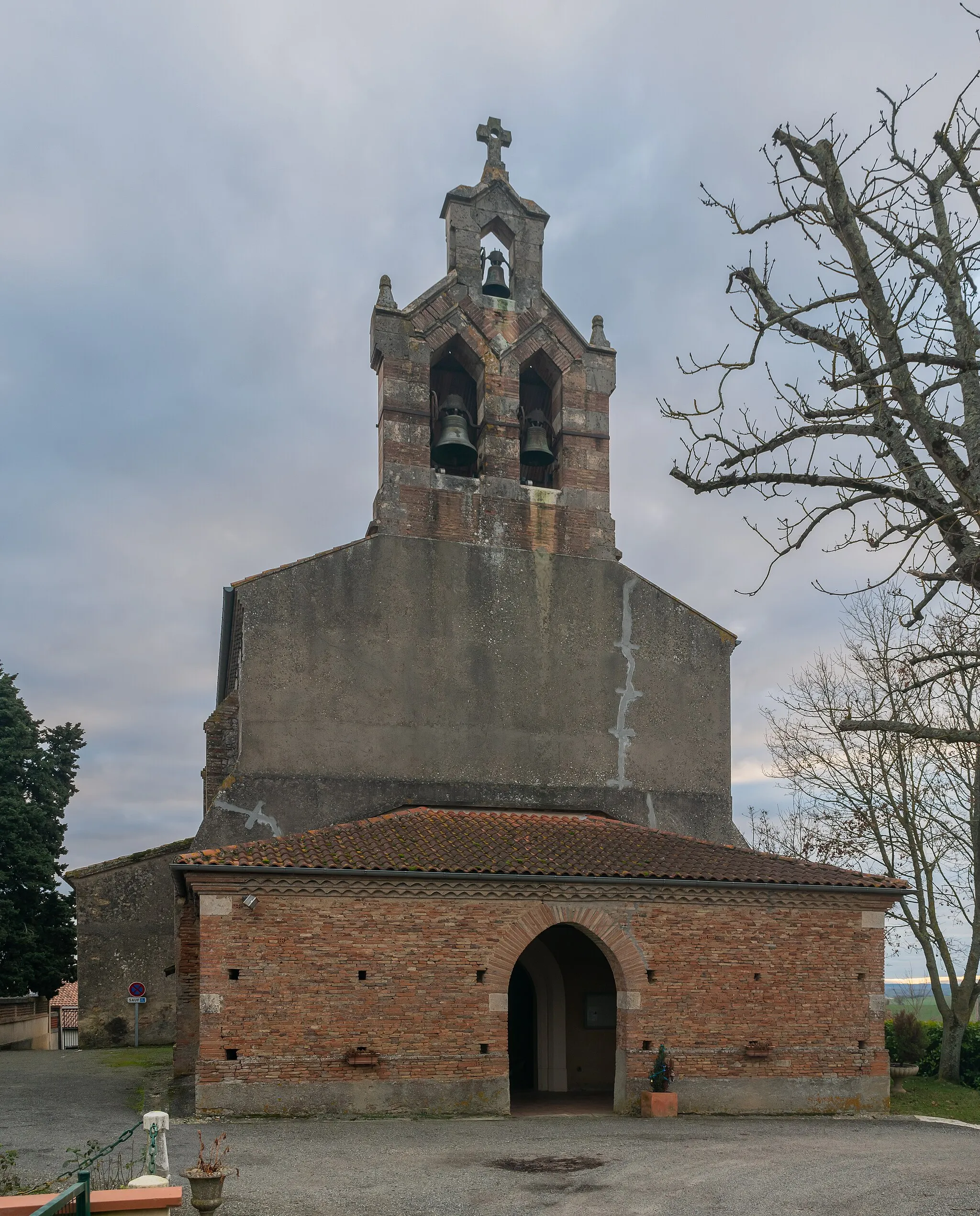 Photo showing: Saint John the Baptist church in Frégouville, Gers, France