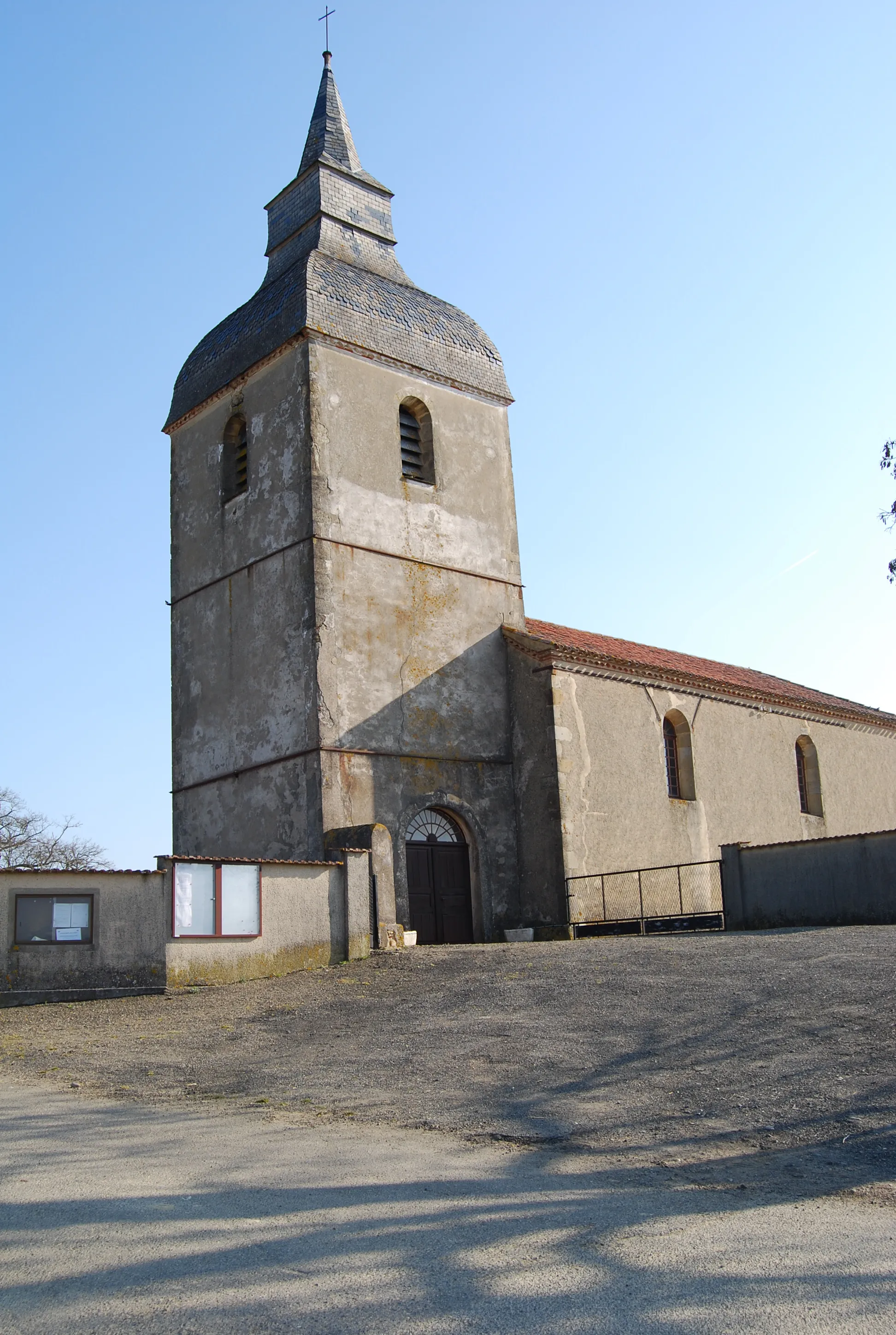 Photo showing: Église Saint-Pierre de Lelin-Lapujolle