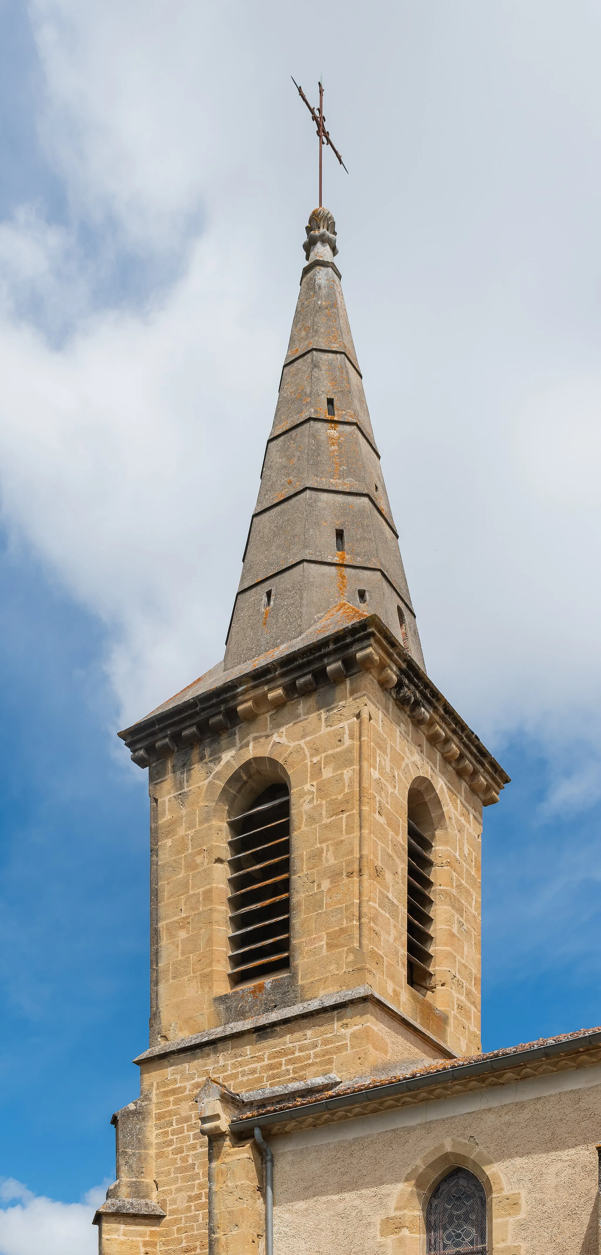 Photo showing: Bell tower of the Saint Michael church in Monclar-sur-Losse, Gers, France