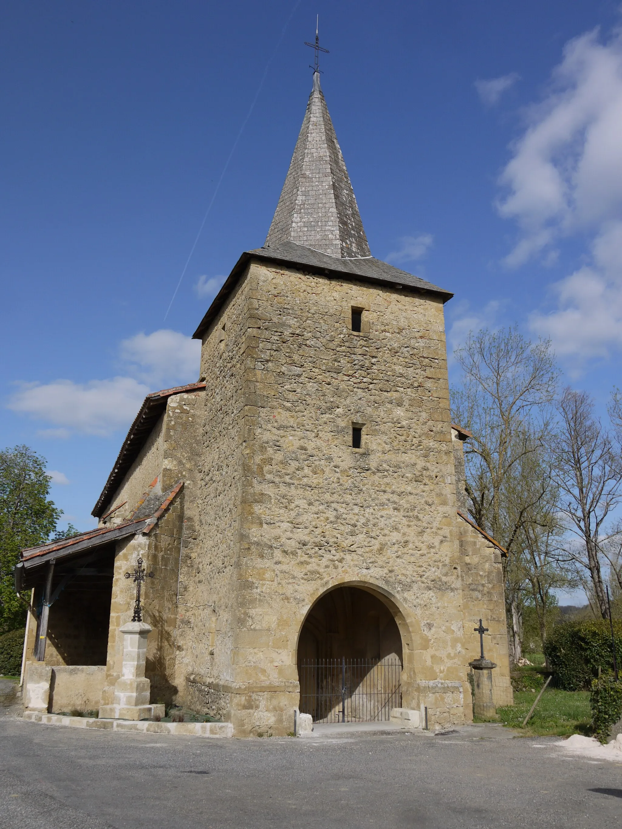 Photo showing: L'église d'Ornézan vue depuis l'ouest