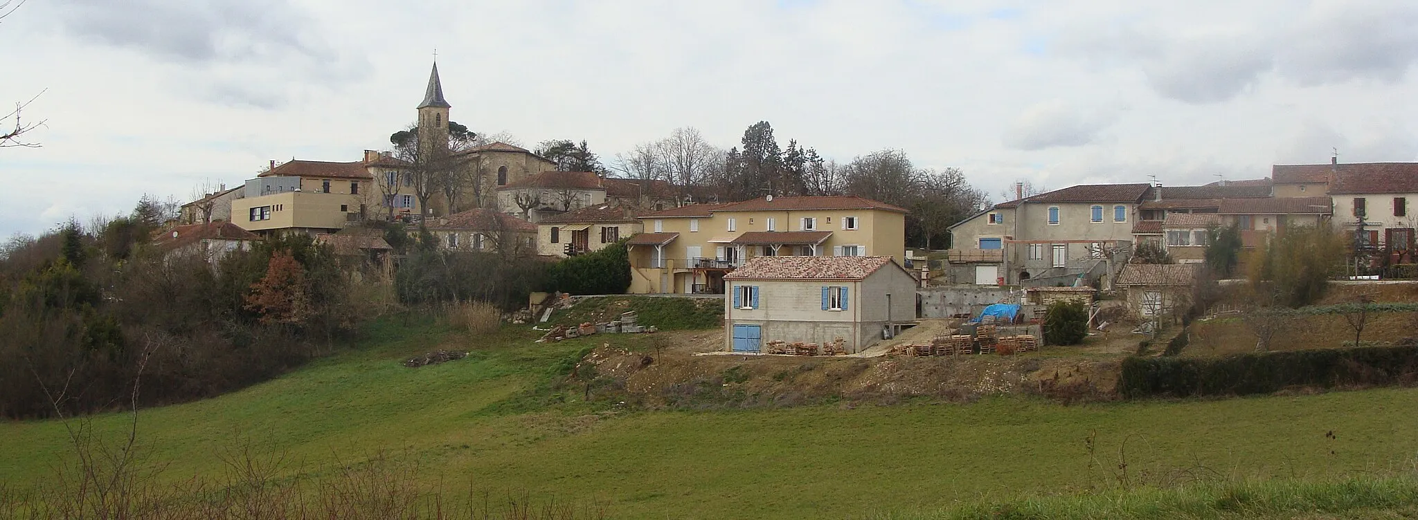 Photo showing: Roquelaure (Gers) vue du sud.