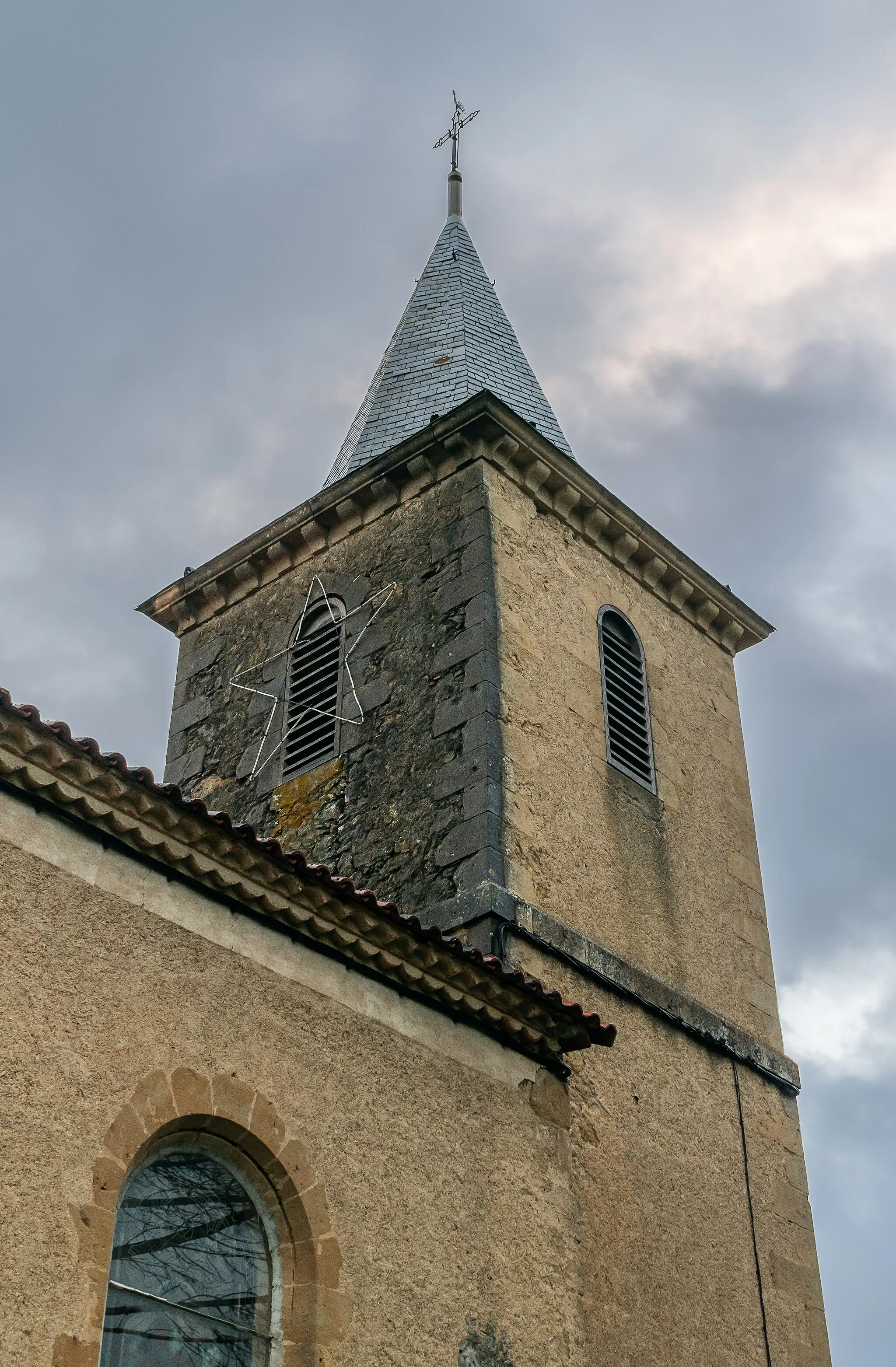 Photo showing: Bell tower of the Saint John the Baptist church in Saint-Jean-le-Comtal, Gers, France