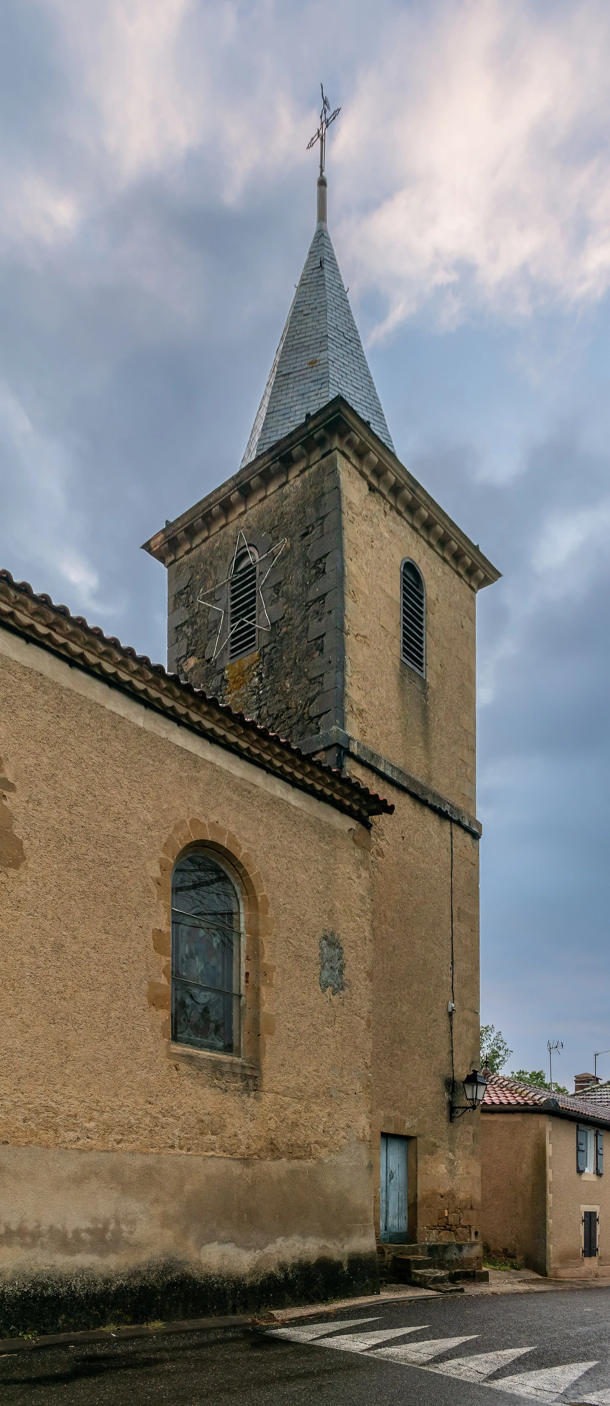 Photo showing: Saint John the Baptist church in Saint-Jean-le-Comtal, Gers, France