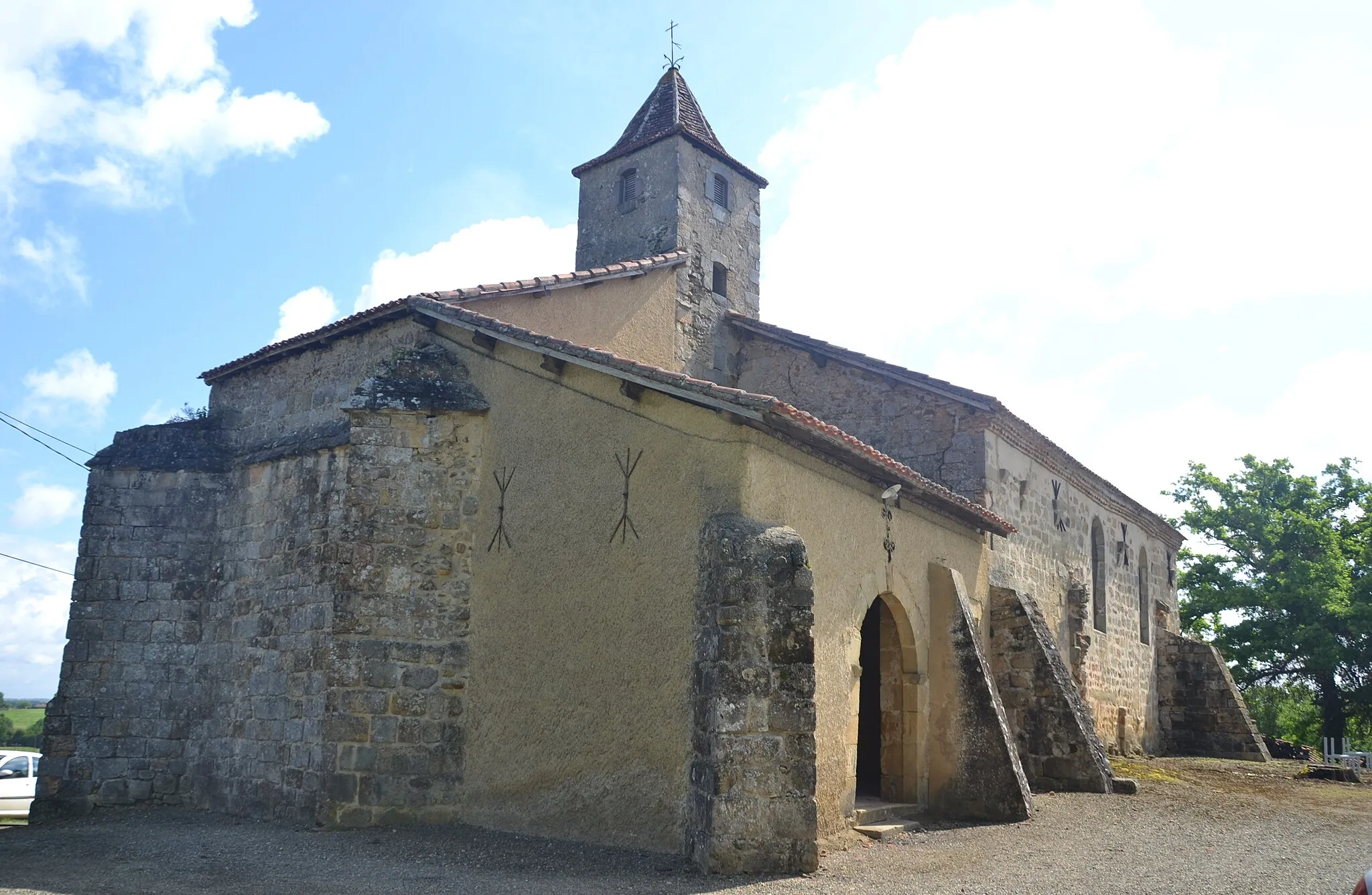 Photo showing: façade de l'église de Maulichères