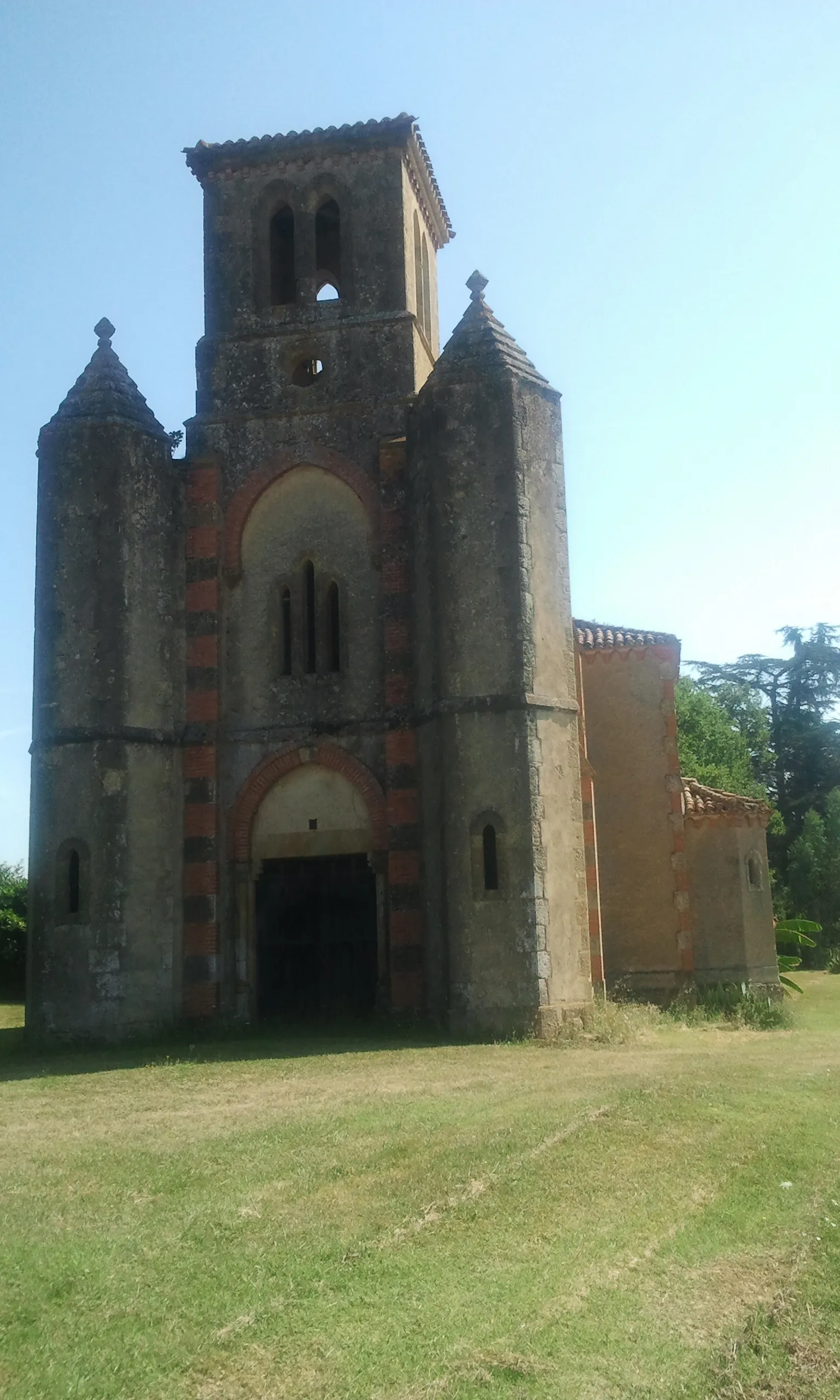 Photo showing: L'église du Garrané