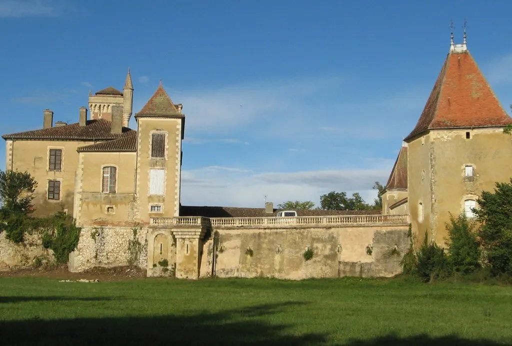 Photo showing: This building is indexed in the base Mérimée, a database of architectural heritage maintained by the French Ministry of Culture, under the reference PA00094863 .