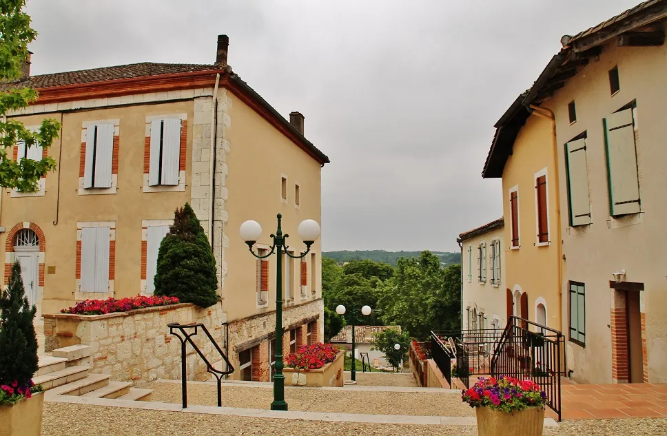 Photo showing: Le Village