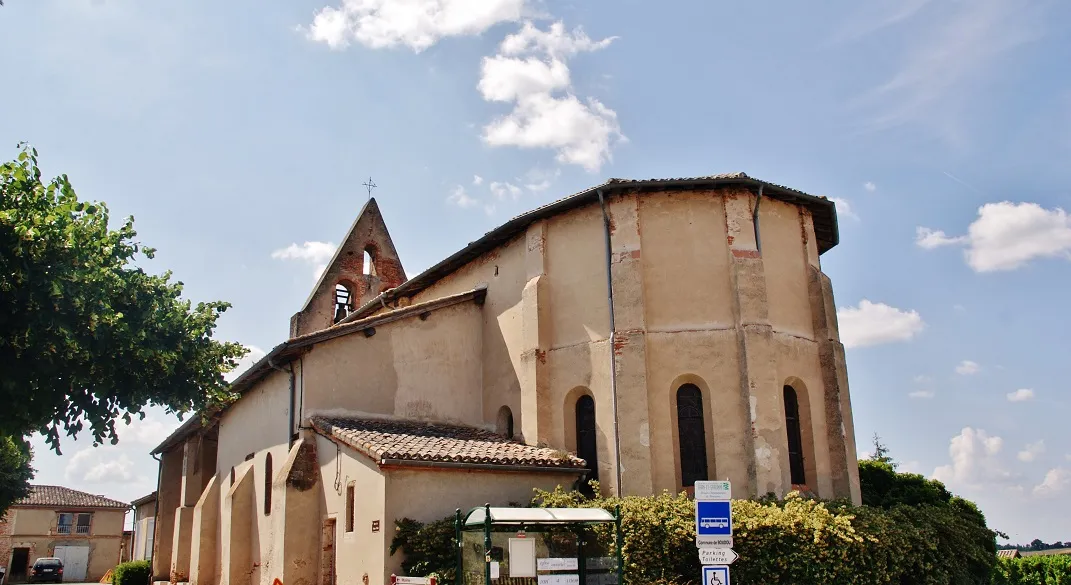 Photo showing: église St Pierre