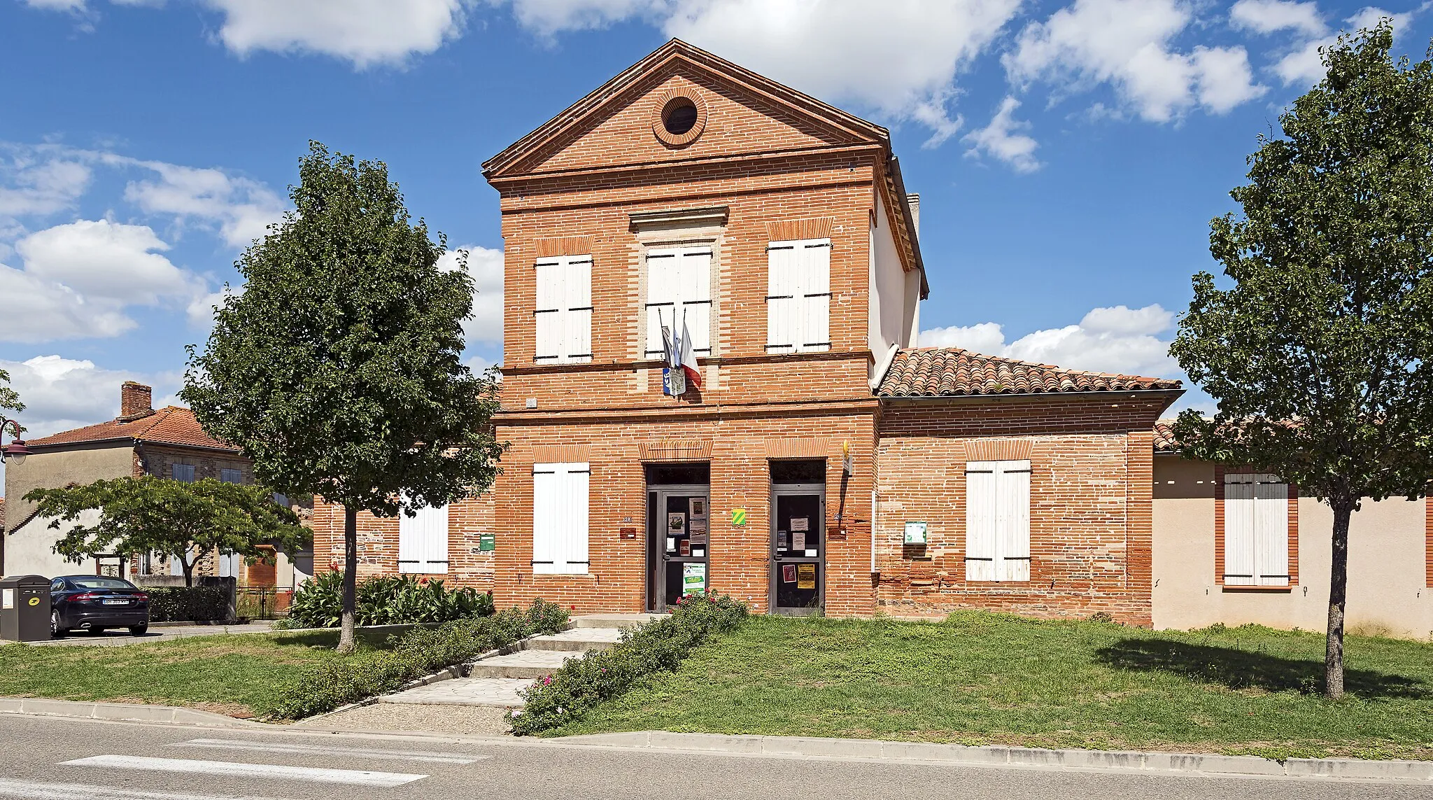 Photo showing: Campsas, Tarn-et-Garonne, France - Facade of town hall