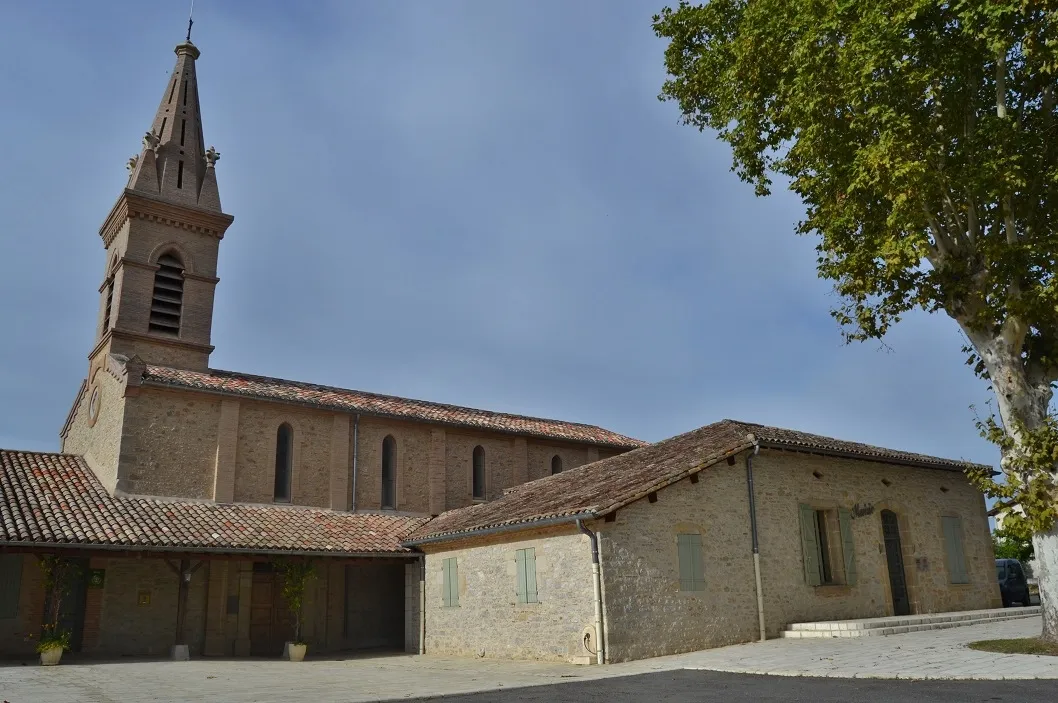 Photo showing: Église Saint-Léonard de Puygaillard-de-Quercy.