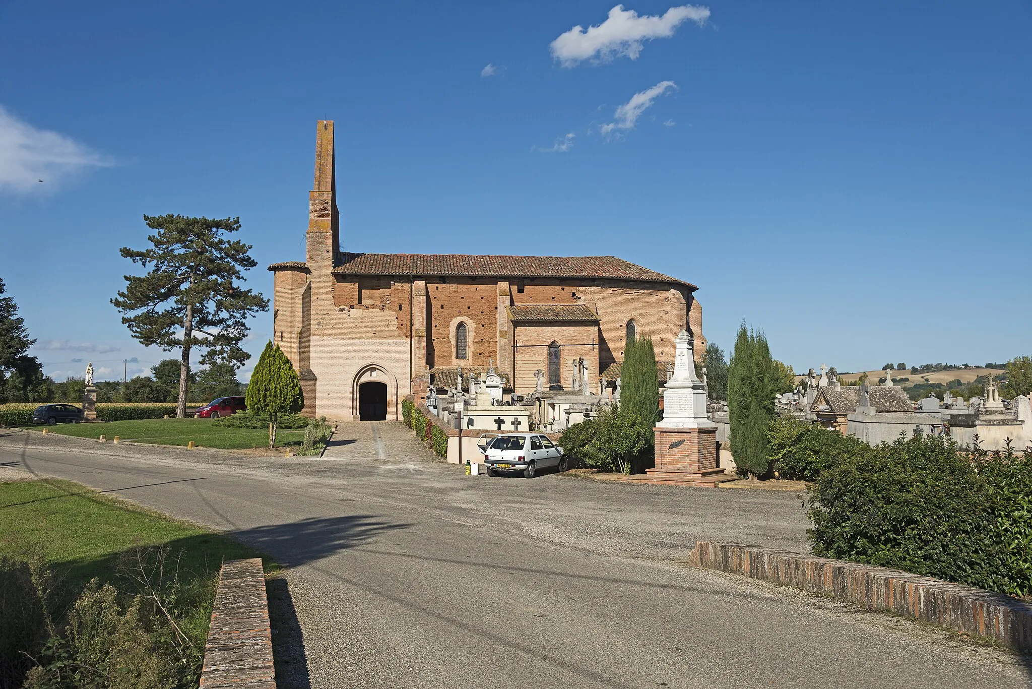 Photo showing: This building is classé au titre des monuments historiques de la France. It is indexed in the base Mérimée, a database of architectural heritage maintained by the French Ministry of Culture, under the reference PA00095847 .