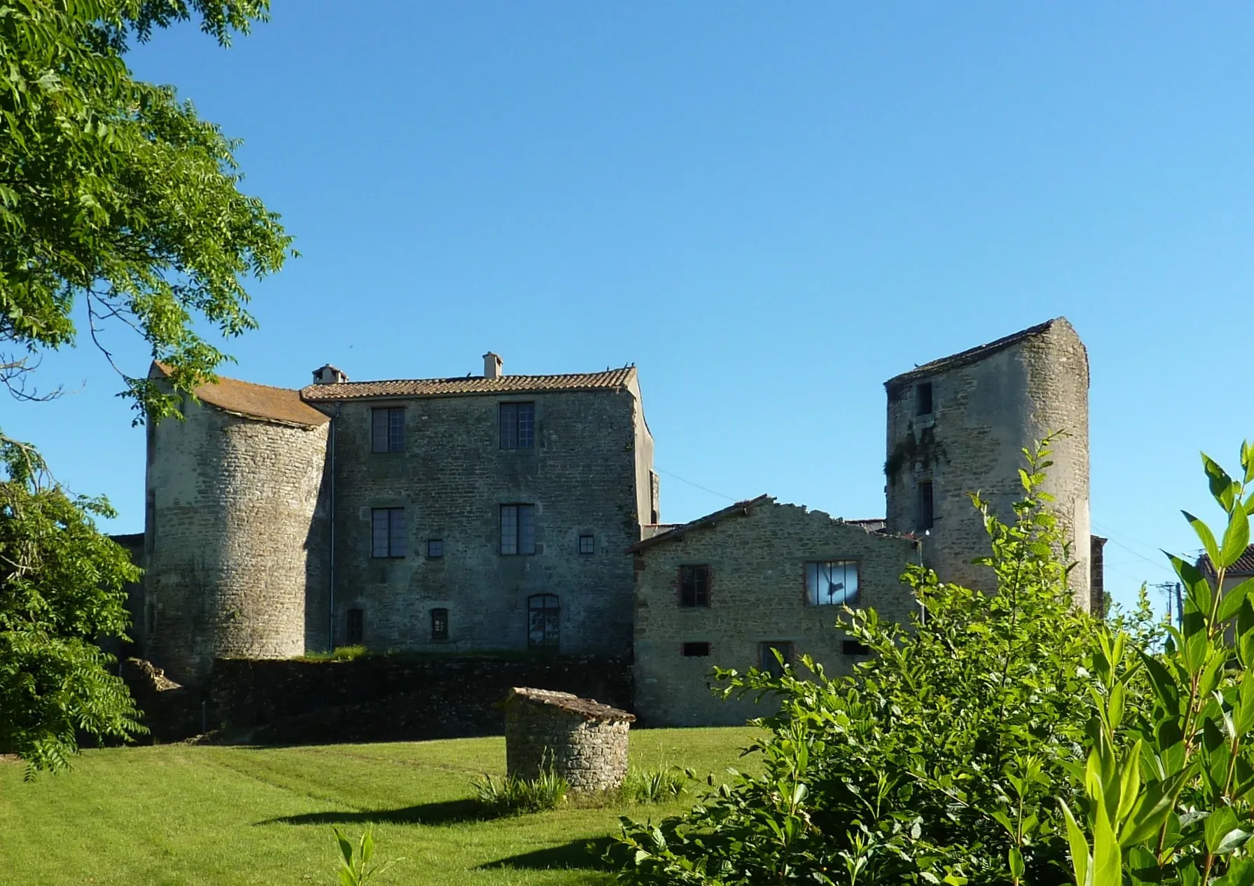 Photo showing: Château de Saint-Michel-de-Vax