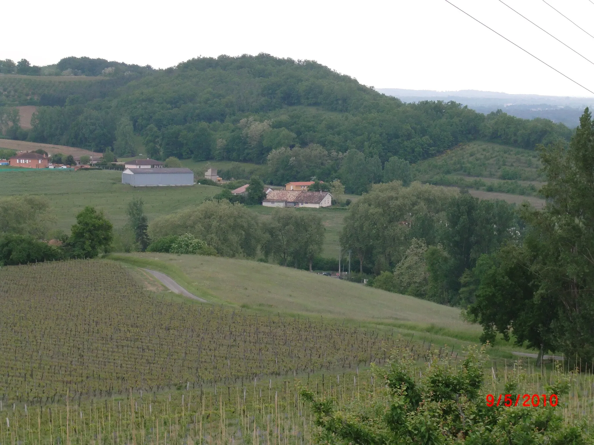 Photo showing: vue du village de la colline aux chasseurs