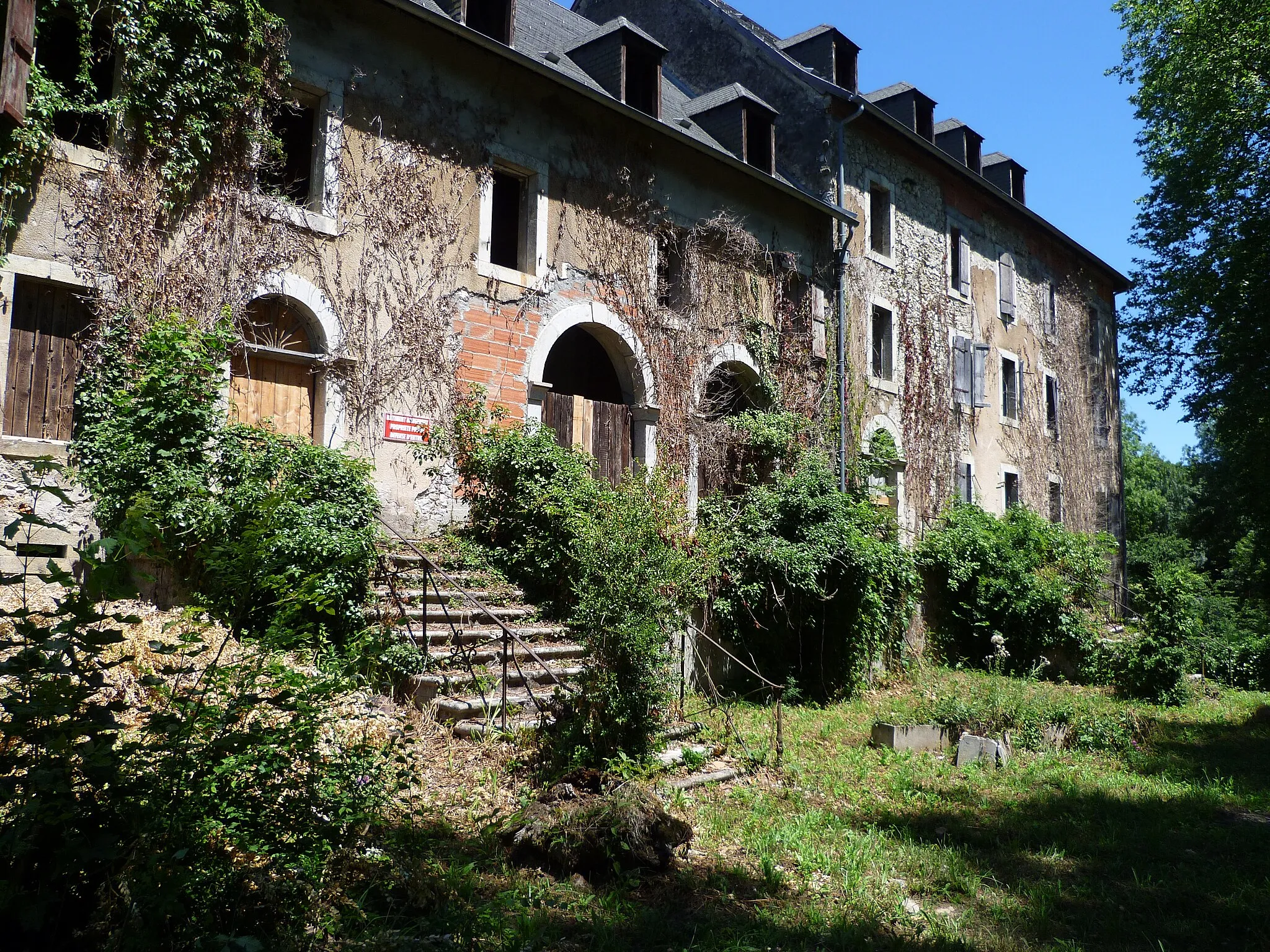 Photo showing: Ancien hôtel à Audinac-les-Bains.