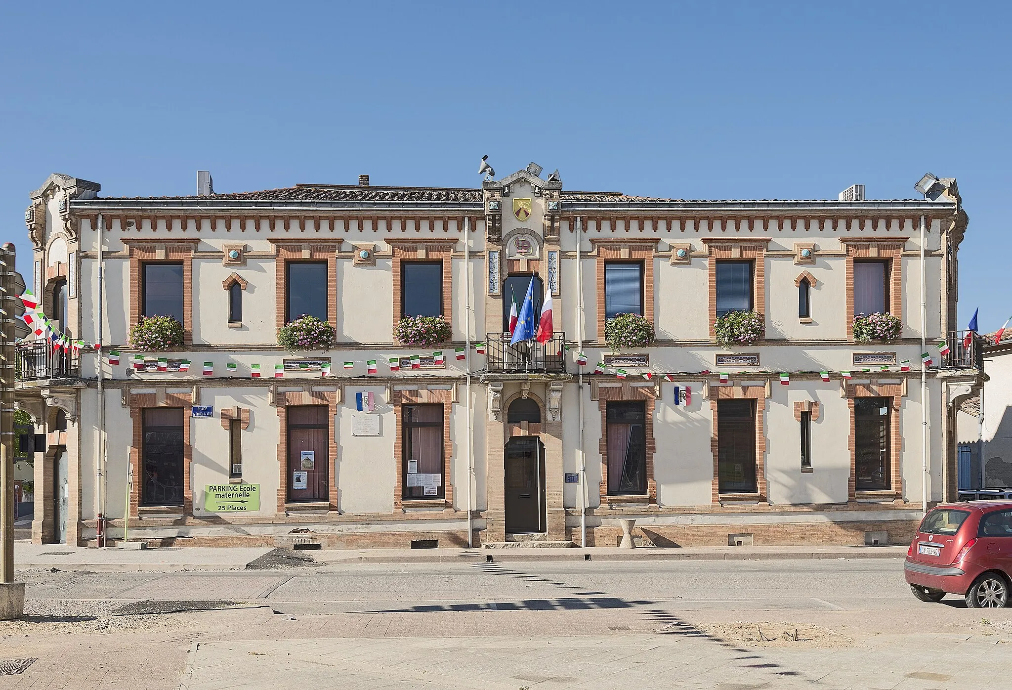 Photo showing: Labastide-Saint-Pierre, Tarn-et-Garonne, France. The town hall.