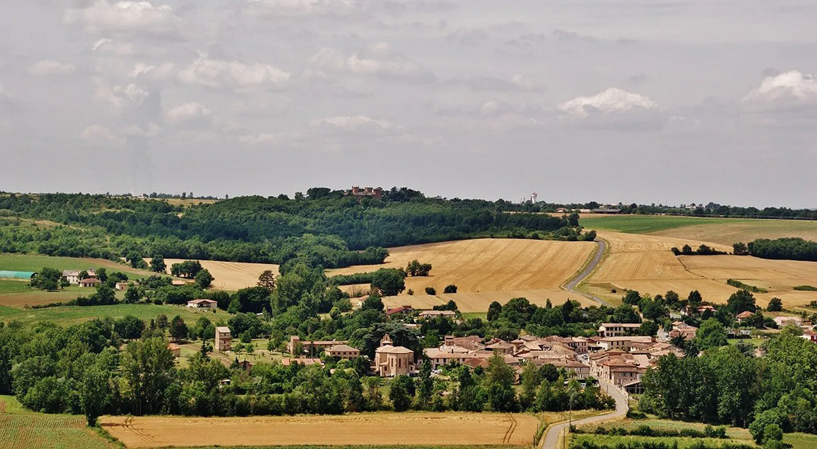 Photo showing: Le Village