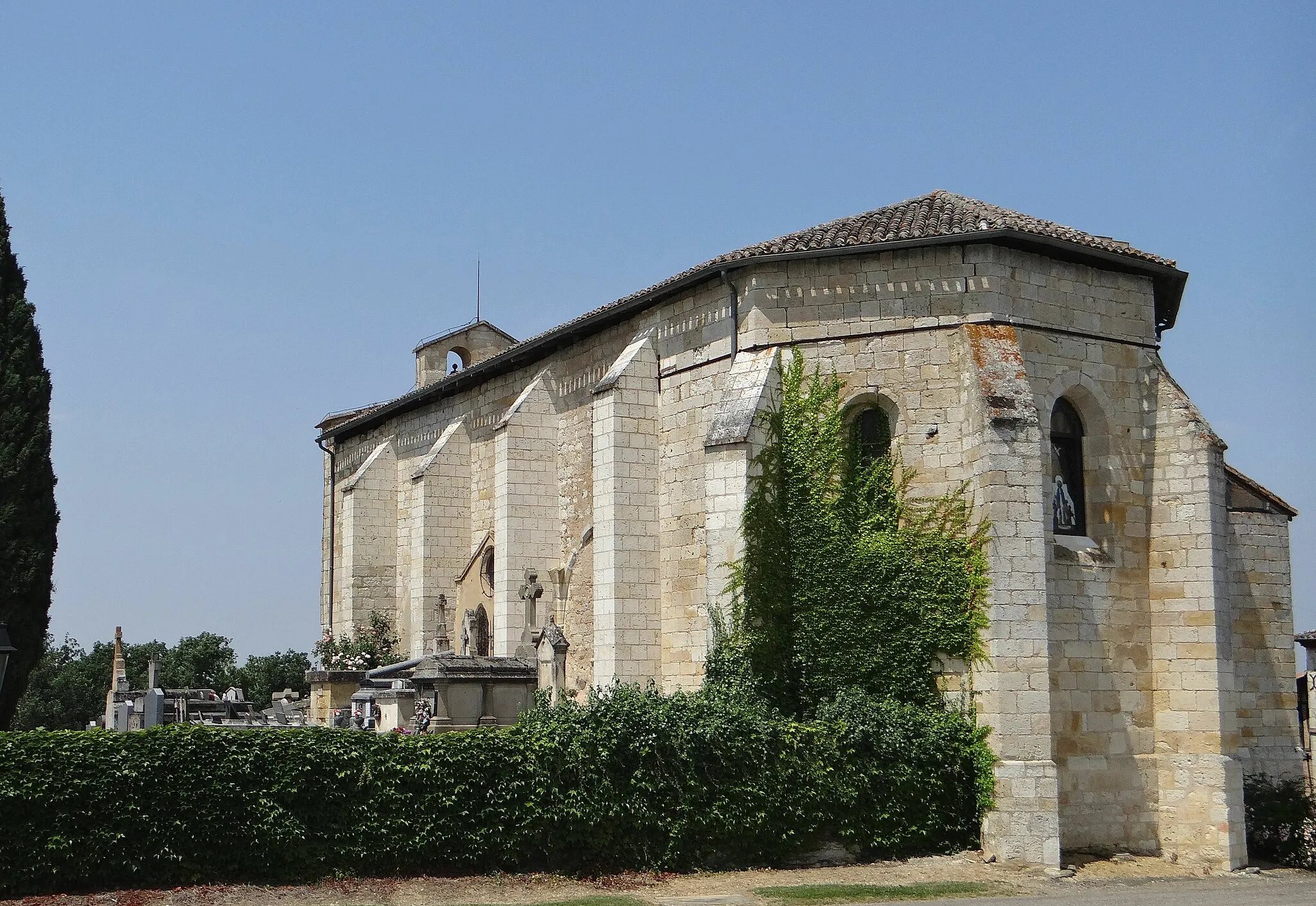 Photo showing: Castéra-Bouzet - Église Saint-Barthélemy - Chevet