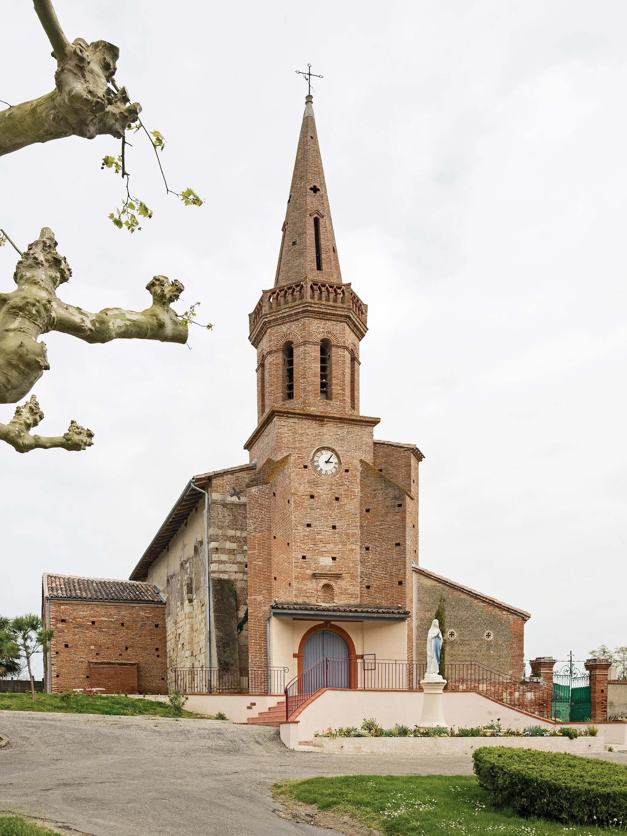 Photo showing: Church of Monbéqui, Tarn-et-Garonne France