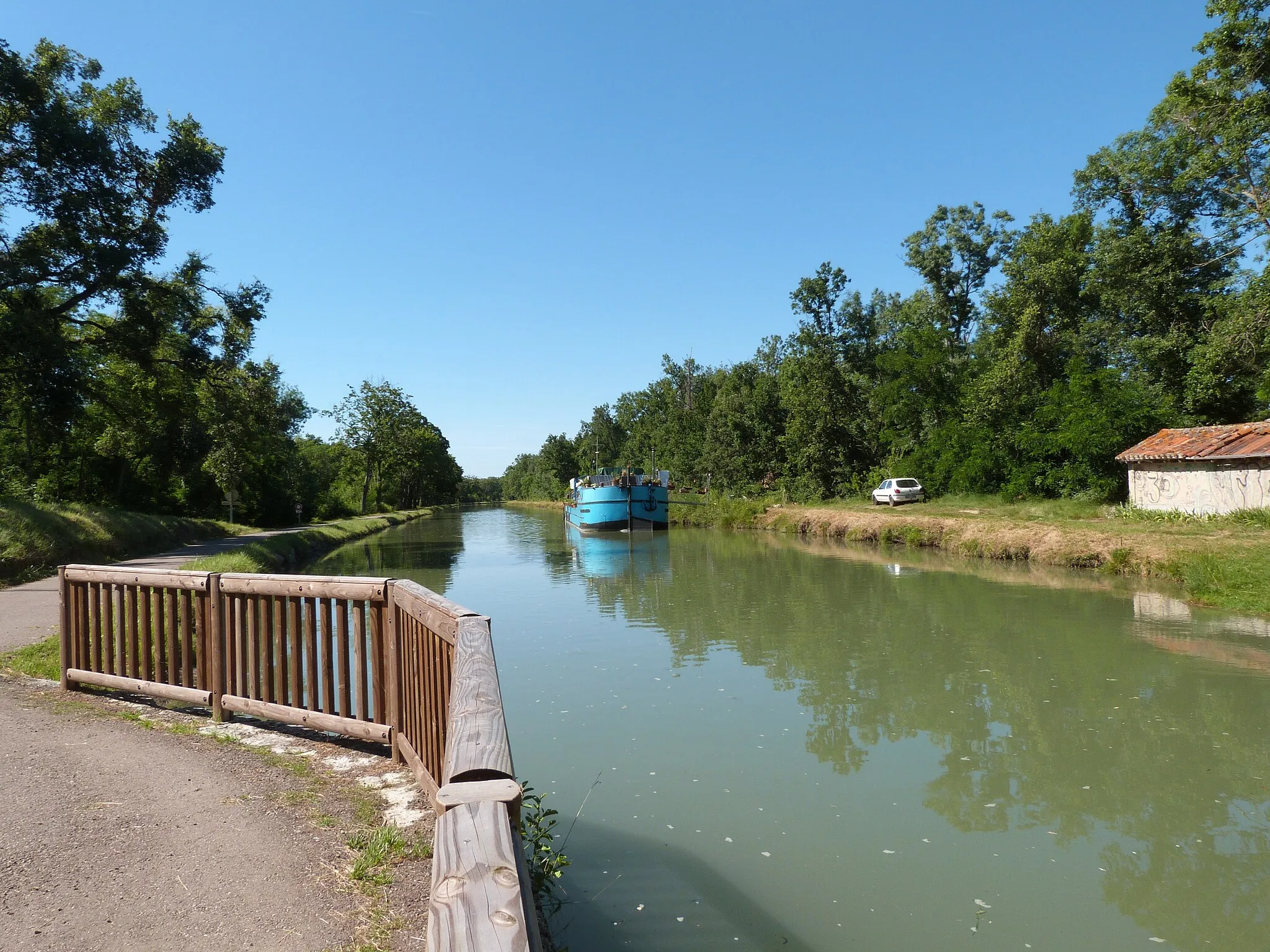 Photo showing: Canal latéral à la Garonne sur la commune de Montbartier