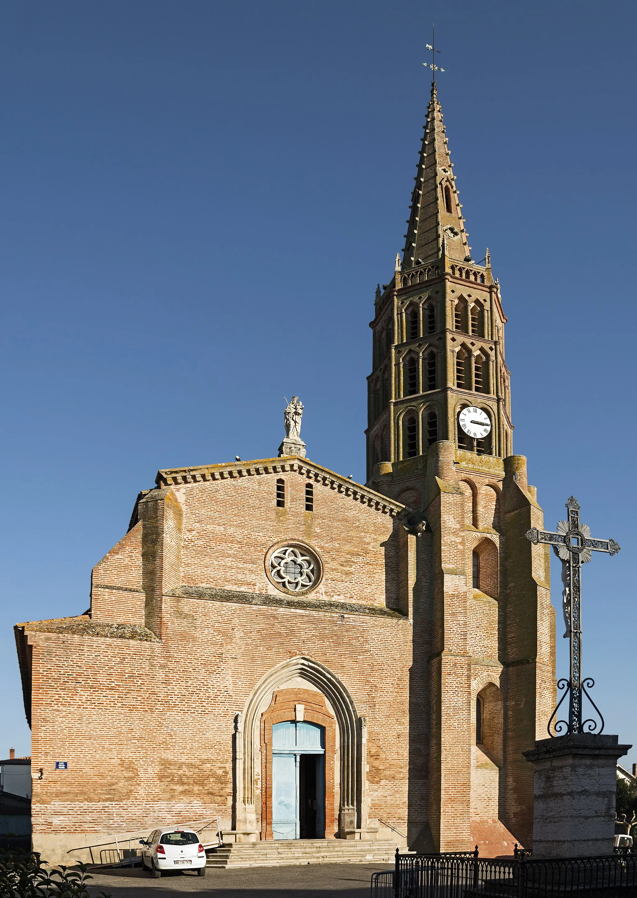 Photo showing: This building is classé au titre des monuments historiques de la France. It is indexed in the base Mérimée, a database of architectural heritage maintained by the French Ministry of Culture, under the reference PA00095836 .