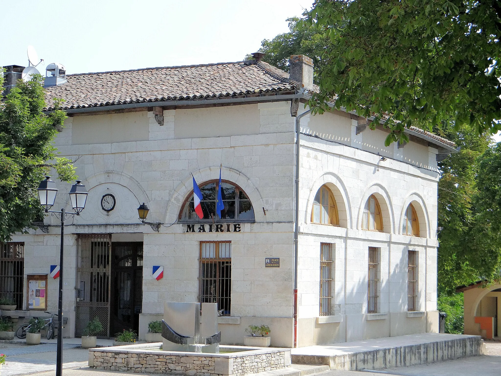 Photo showing: Puylaroque - Mairie