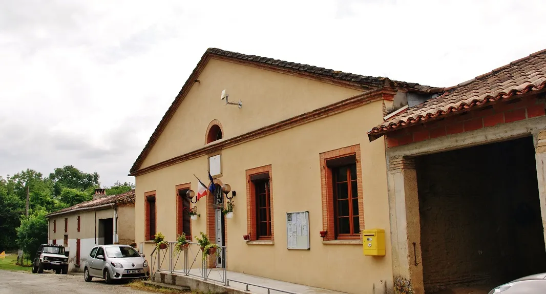 Photo showing: La Mairie