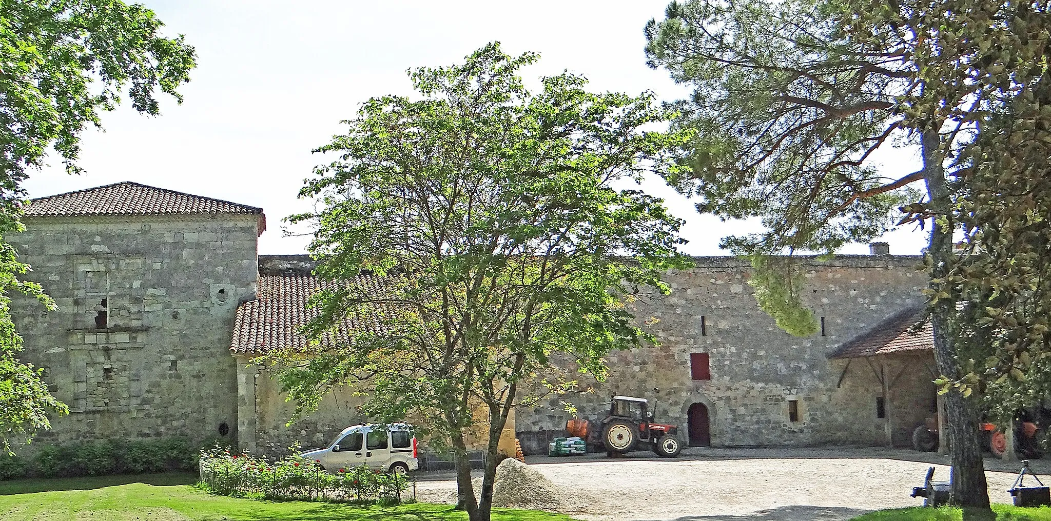 Photo showing: Château de Lasserre - Aile nord