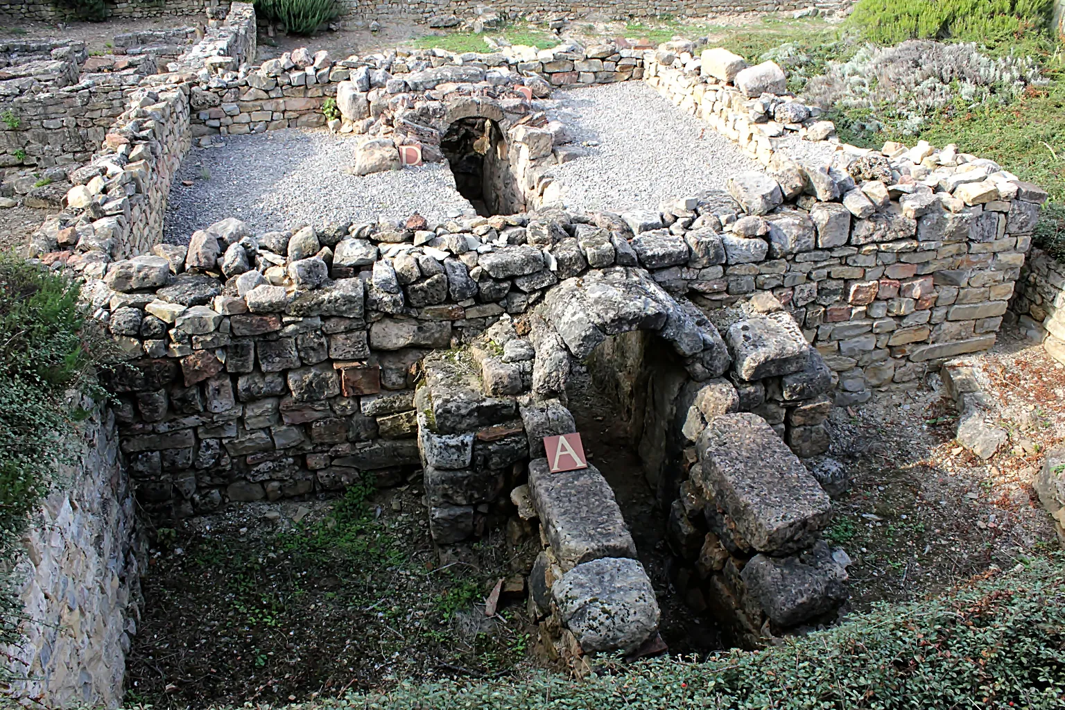 Photo showing: In this very large oven, the potters of La Graufesenque could cook up to 40 000 vases (terra sigillata, 1050°C during 3 to 4 days). Largest ceramics center of antiquity, La Graufesenque dispatched its production in all the Romain Empire.