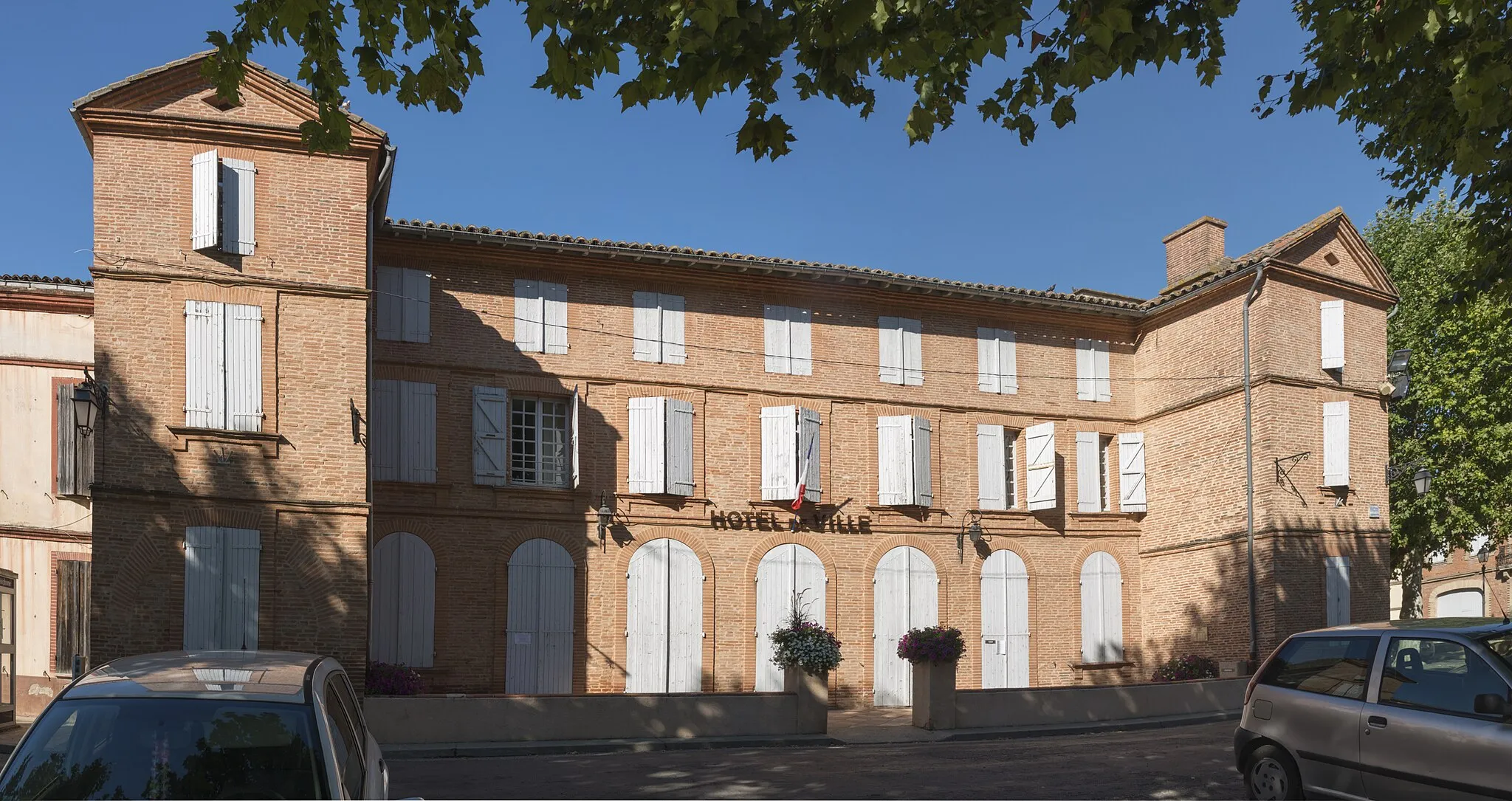 Photo showing: Fronton, Haute-Garonne, France. The town hall.