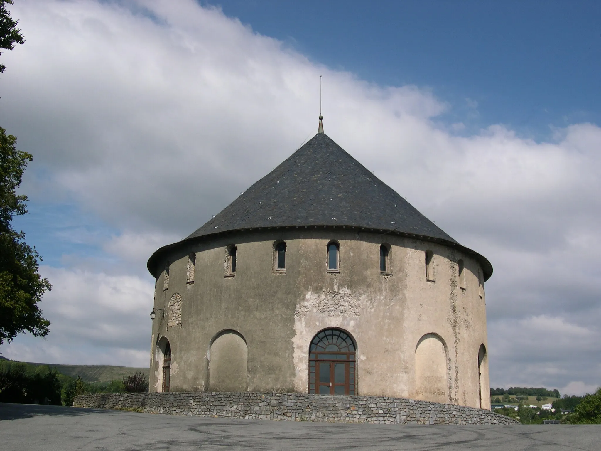 Photo showing: Lacaune (Tarn) - tour-silo de Calmels, servant de grange à foin.