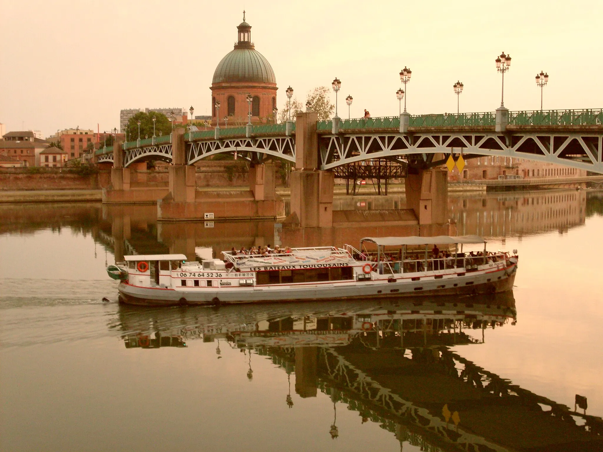 Photo showing: Toulouse (Haute-Garonne, France), la Garonne près du Pont-Neuf.