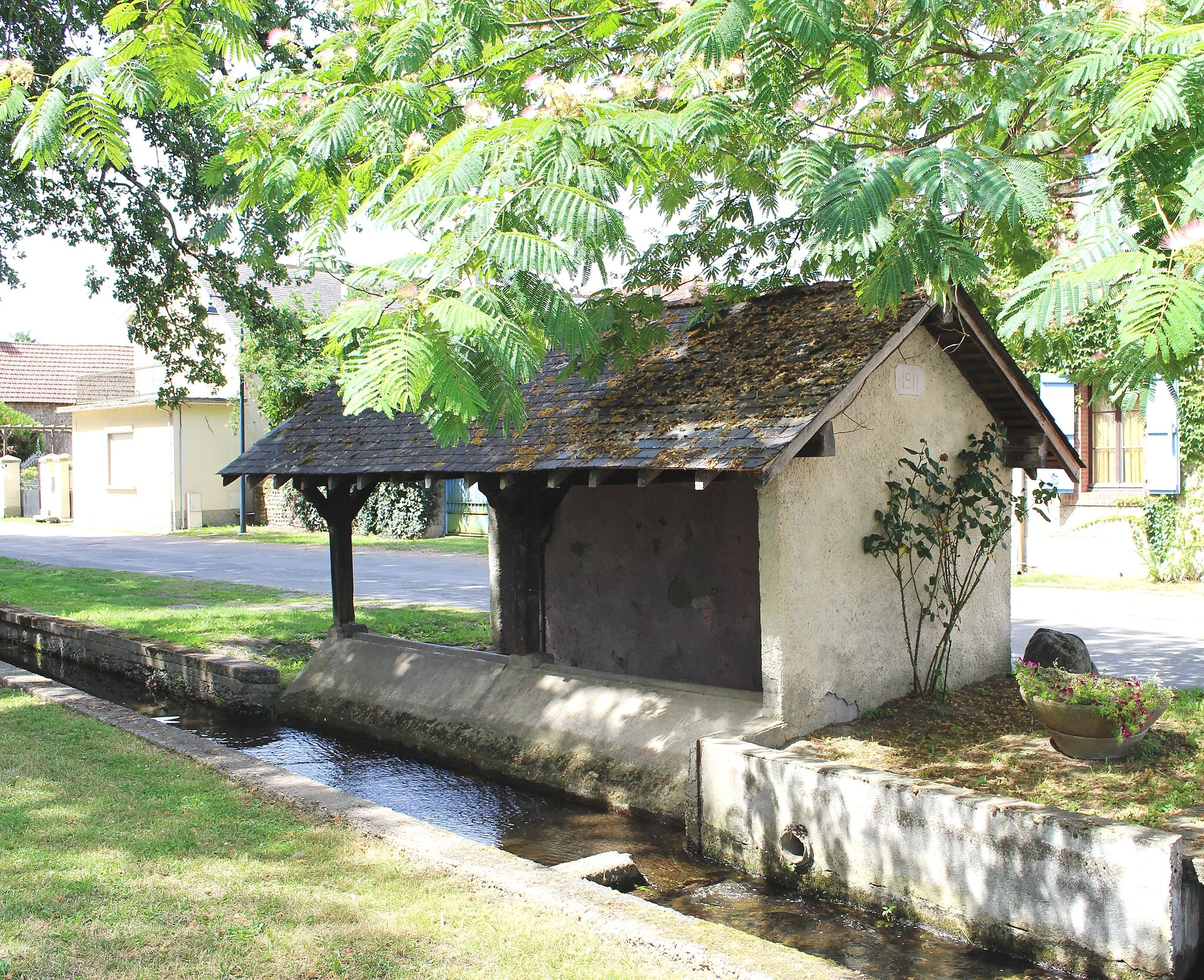 Photo showing: Lavoir d'Andrest (Hautes-Pyrénées)