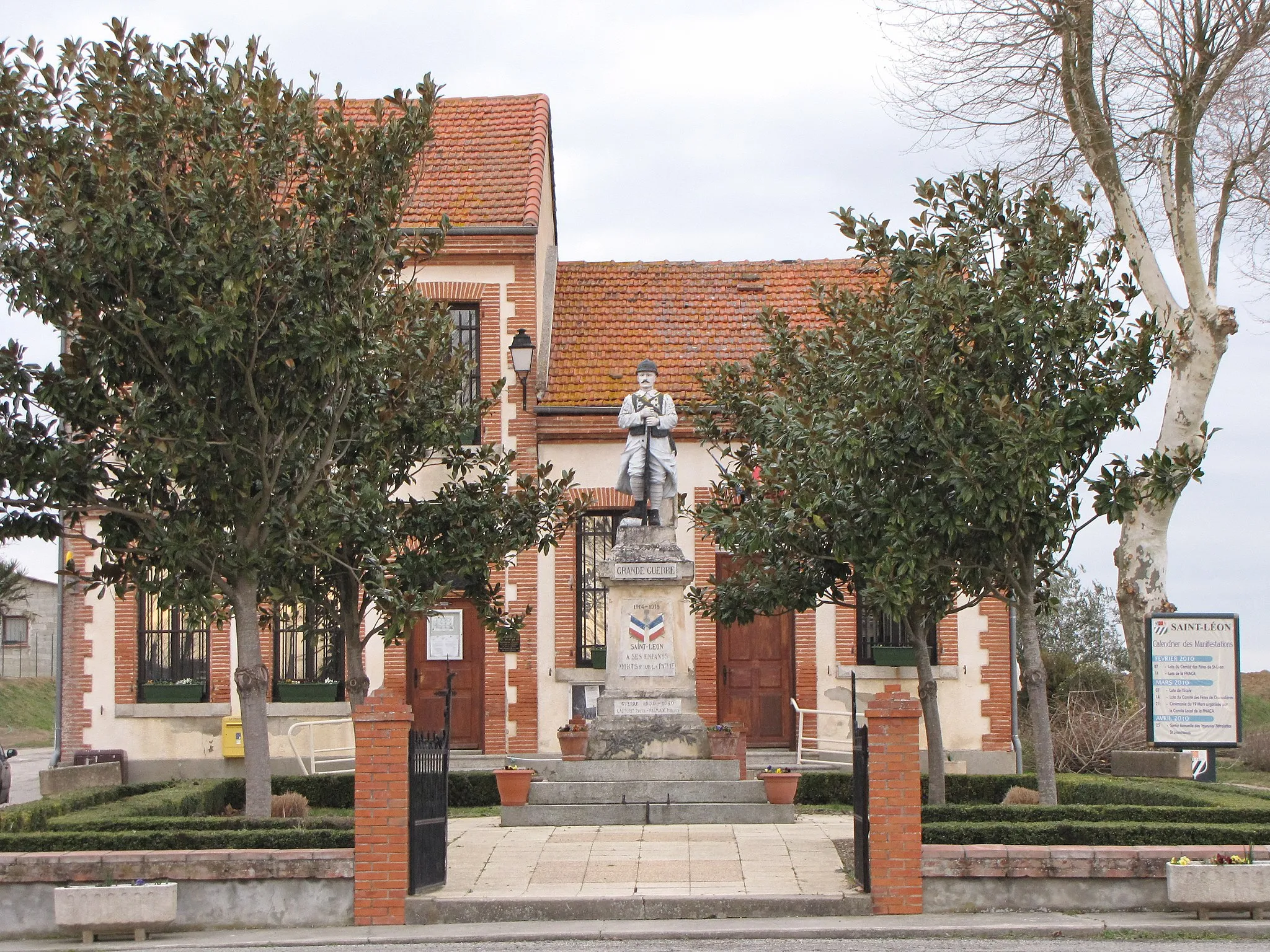 Photo showing: Mairie de Saint-Léon (Haute-Garonne, France)