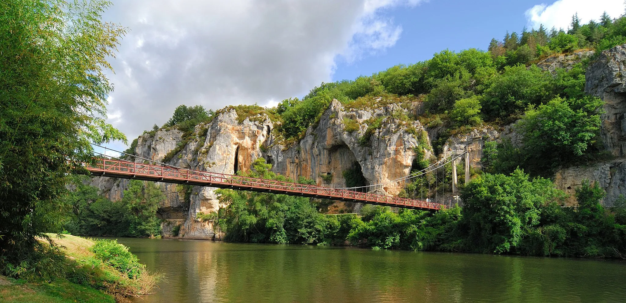 Photo showing: Pont suspendu sur la commune de Bouziès