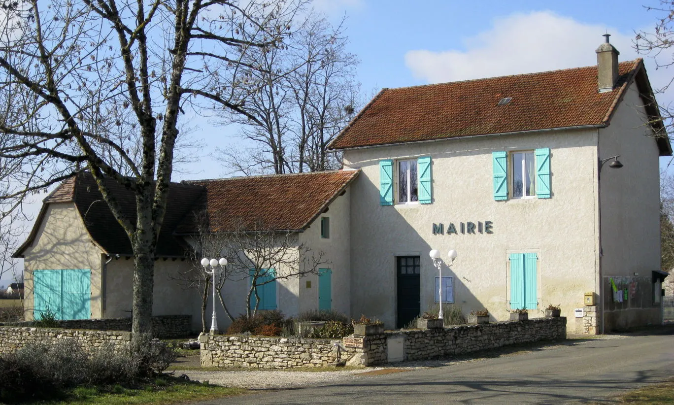 Photo showing: Couzou town hall in Lot department in France.