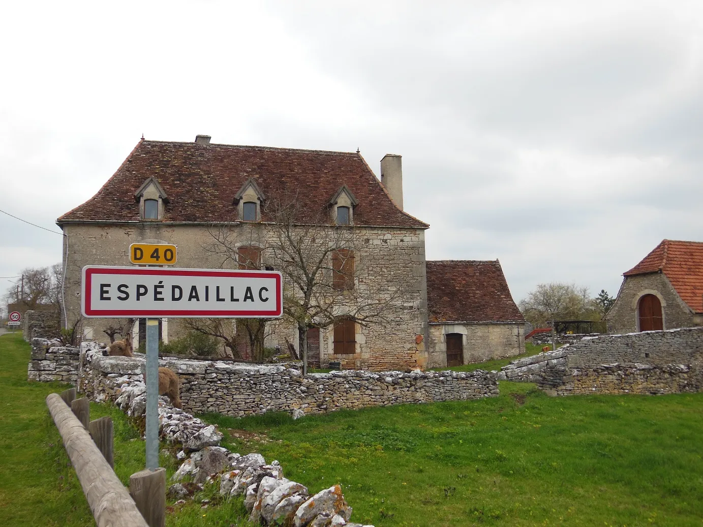 Photo showing: Entrée du village